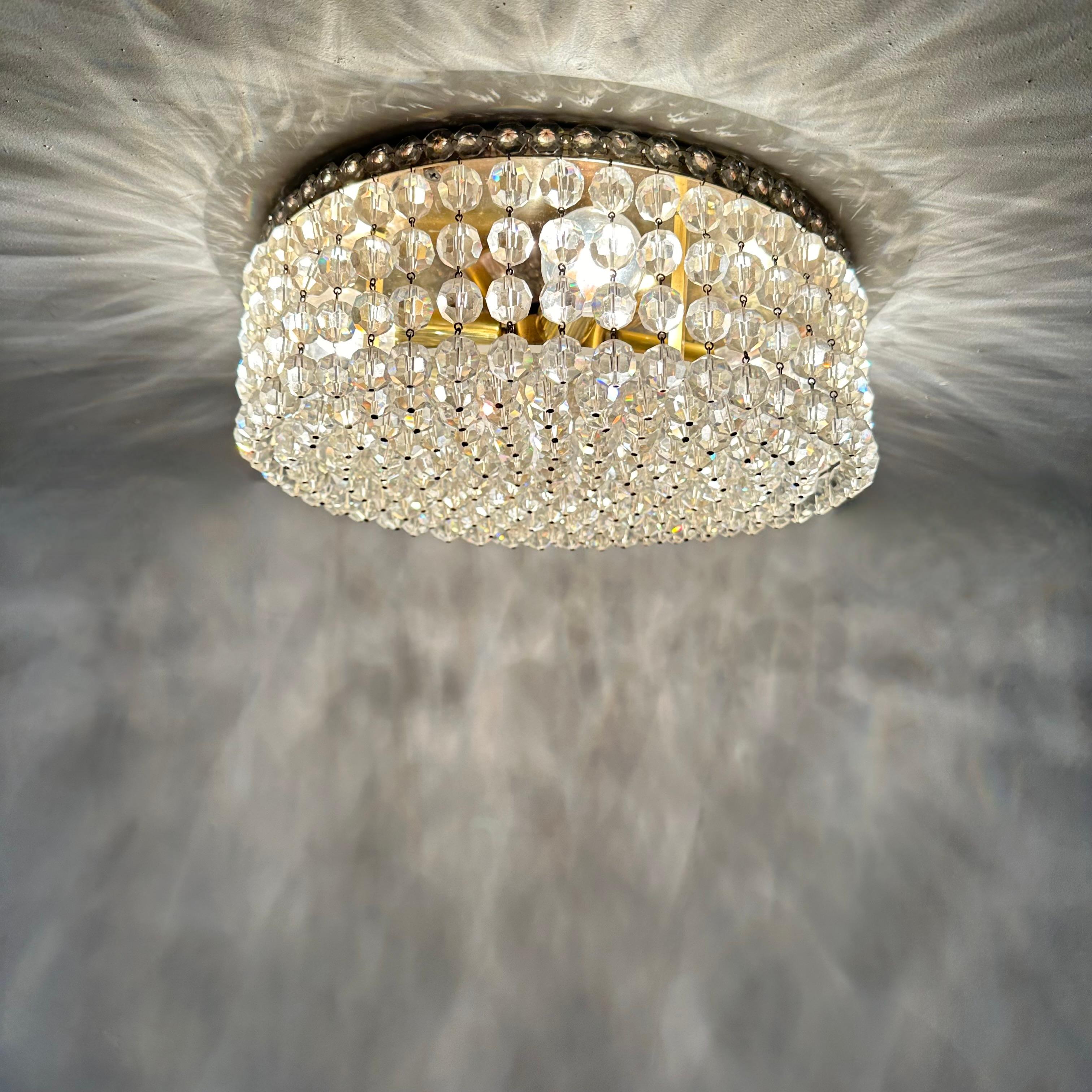 Montaje empotrado con cristales Swarovski , años 70 en venta 7