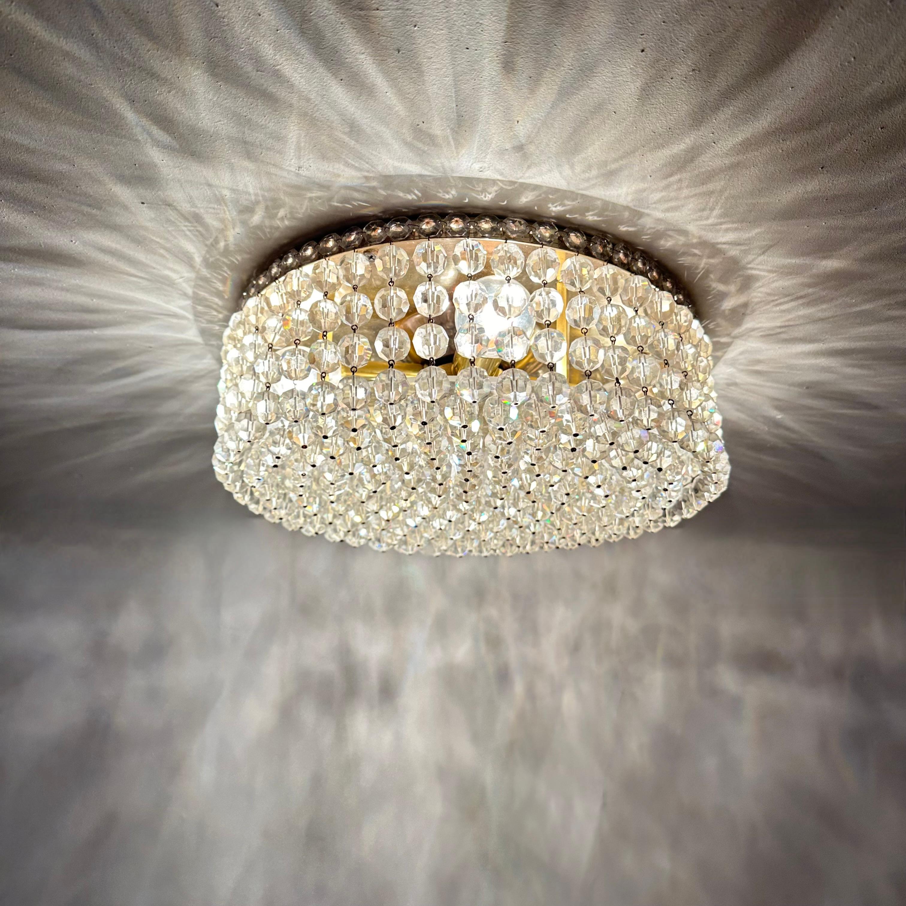 Montaje empotrado con cristales Swarovski , años 70 en venta 8