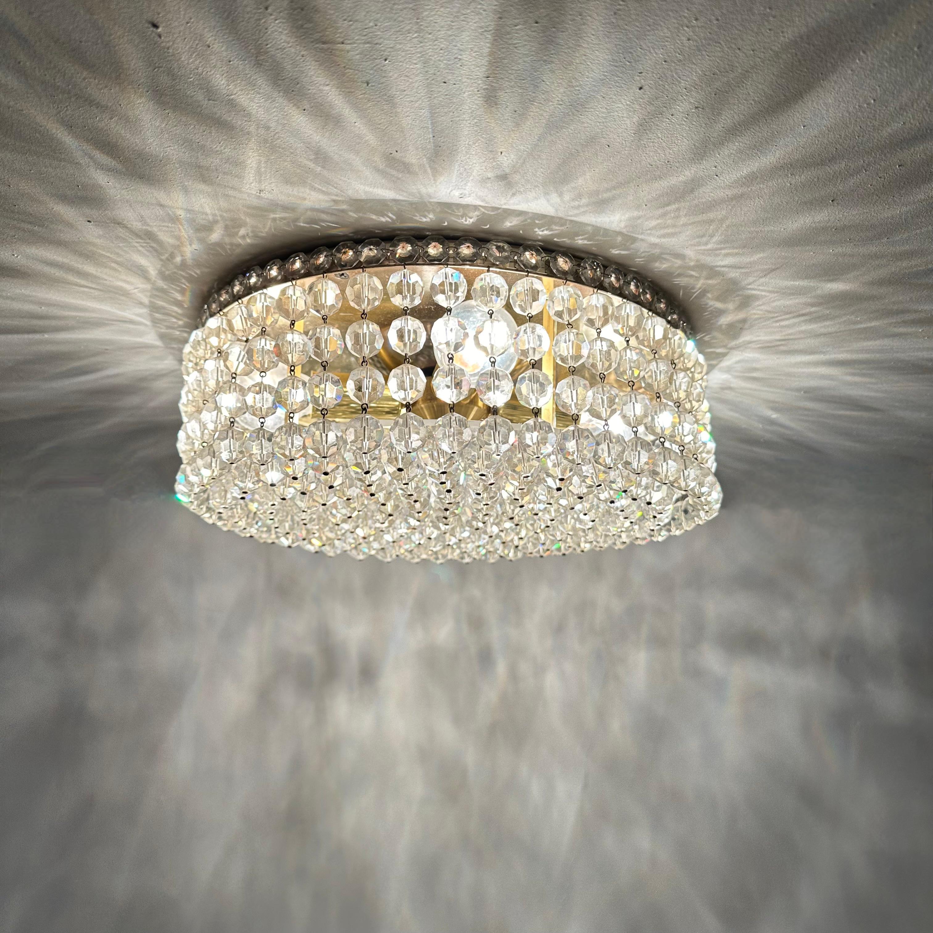 Montaje empotrado con cristales Swarovski , años 70 en venta 9