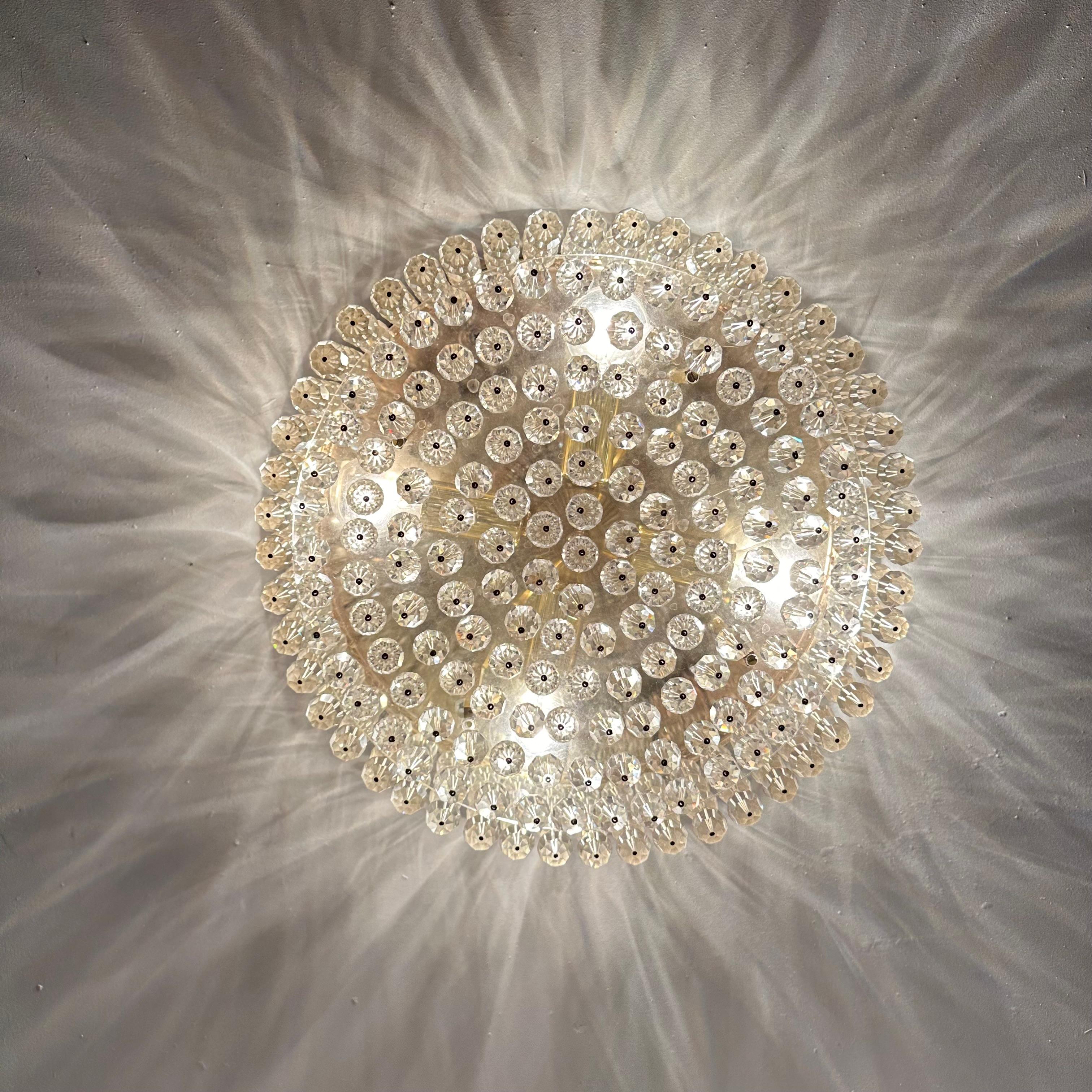 Montaje empotrado con cristales Swarovski , años 70 en venta 12