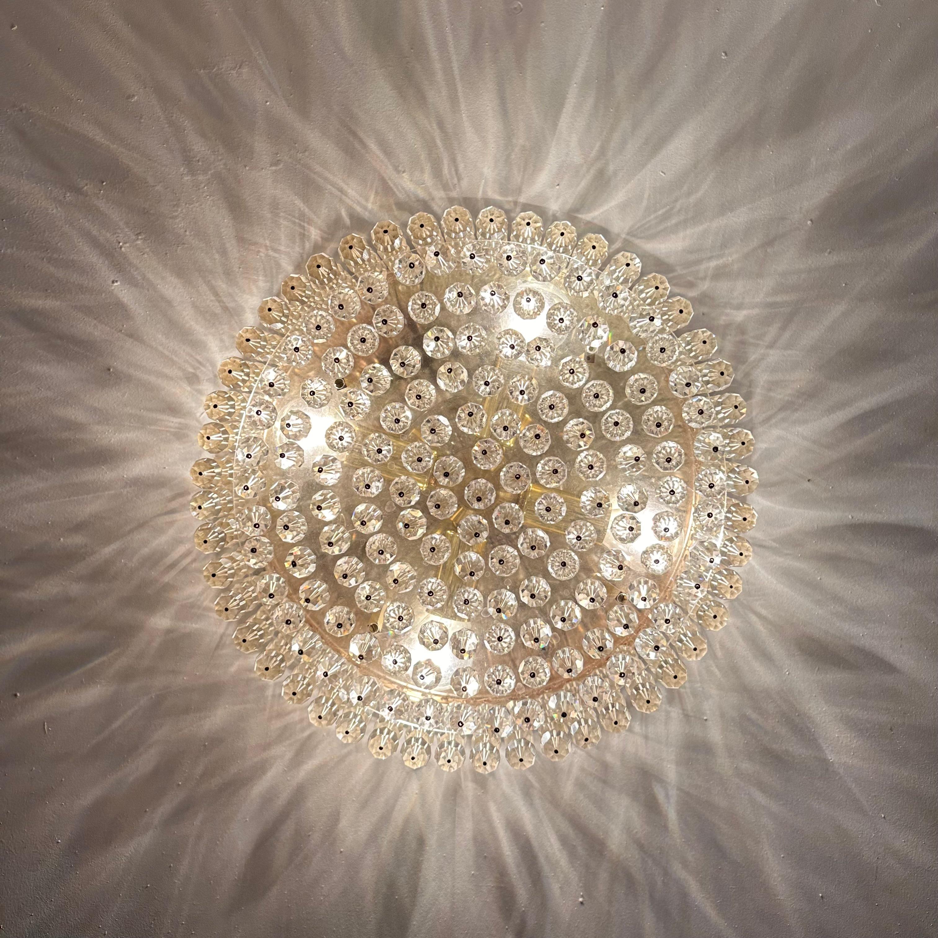 Montaje empotrado con cristales Swarovski , años 70 en venta 13