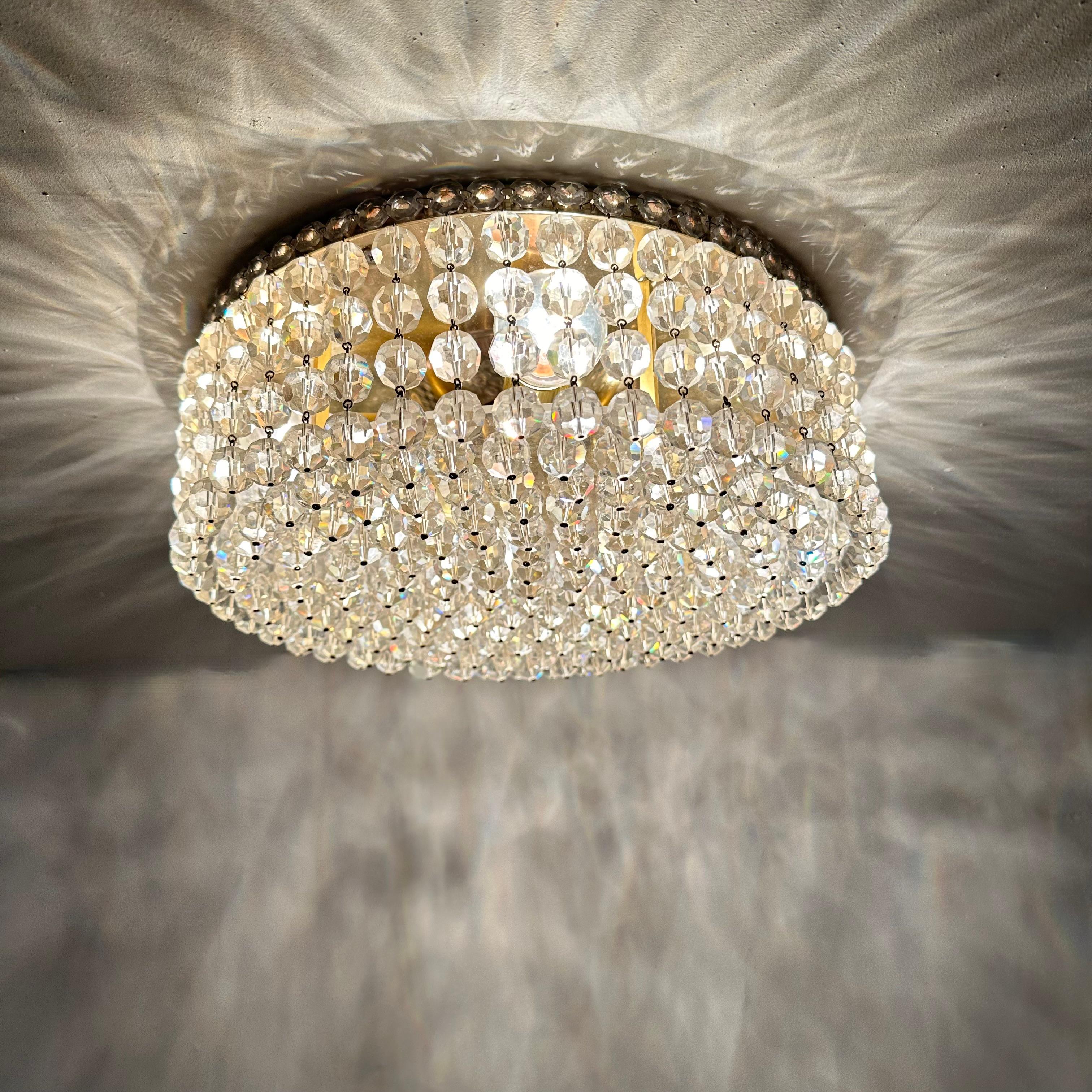 Montaje empotrado con cristales Swarovski , años 70 en venta 14