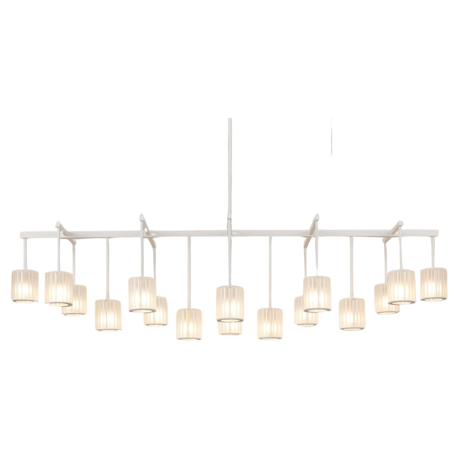 Lampadario Flute Beam con 16 bracci in vernice a polvere e diffusori in vetro smerigliato