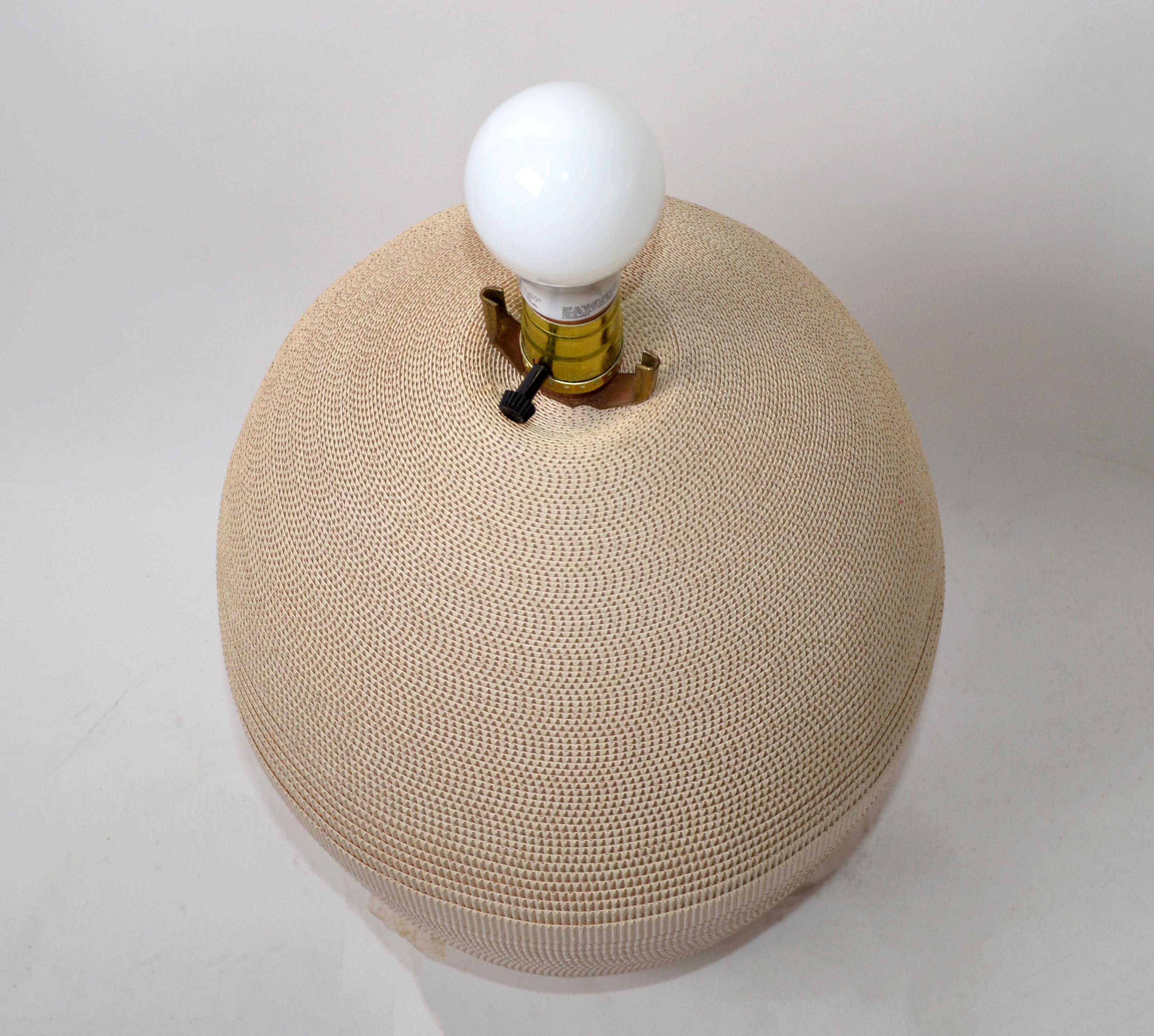 20th Century Flute of Chicago White Corrugated Cardboard Table Lamp Mid-Century Modern 1980s For Sale