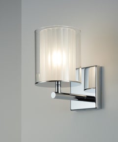 Applique murale Flute XL en nickel poli avec diffuseur en verre dépoli par Tom Kirk