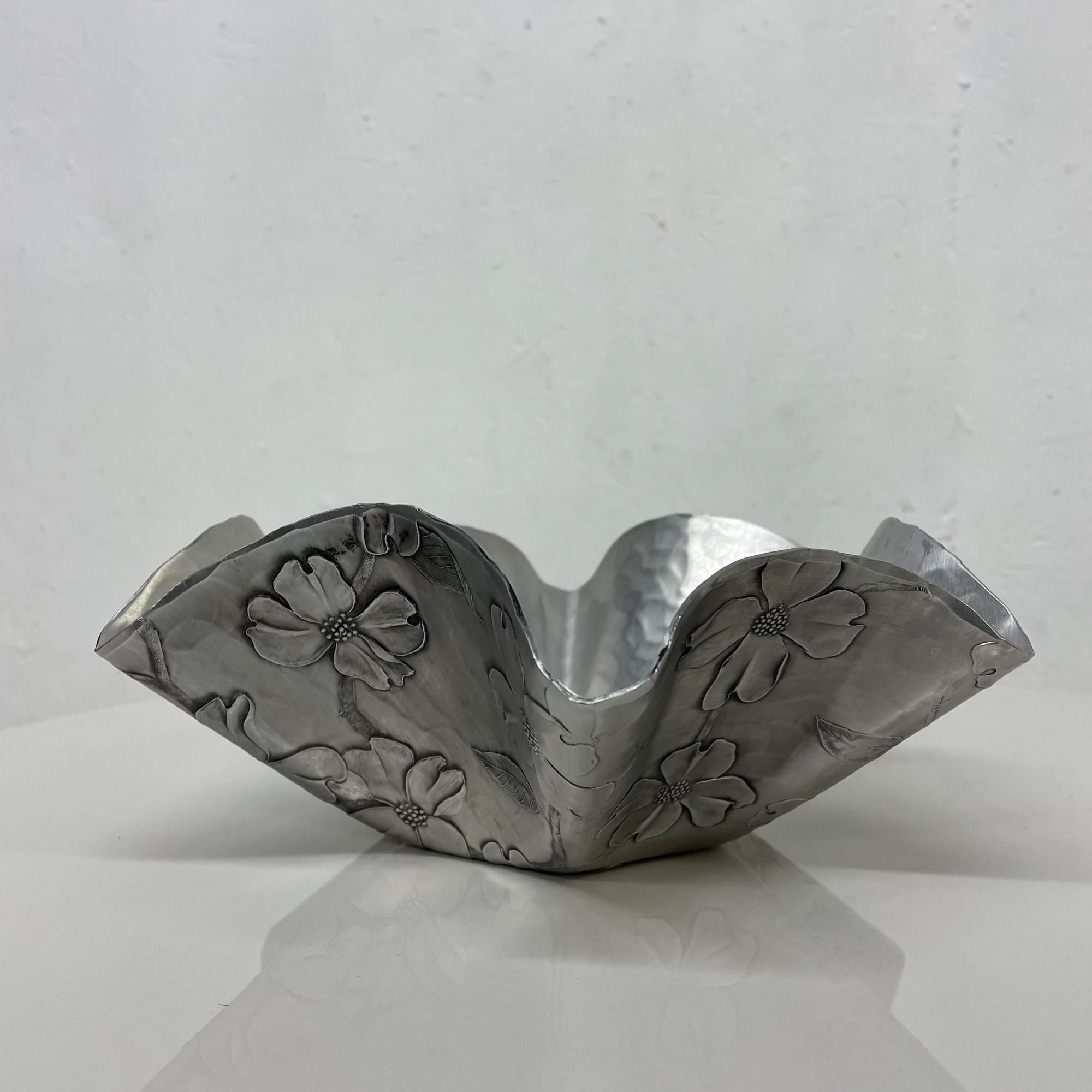 1960s Sculptural Dish Aluminum Catch All by Wendell August Grove City, PA For Sale 3