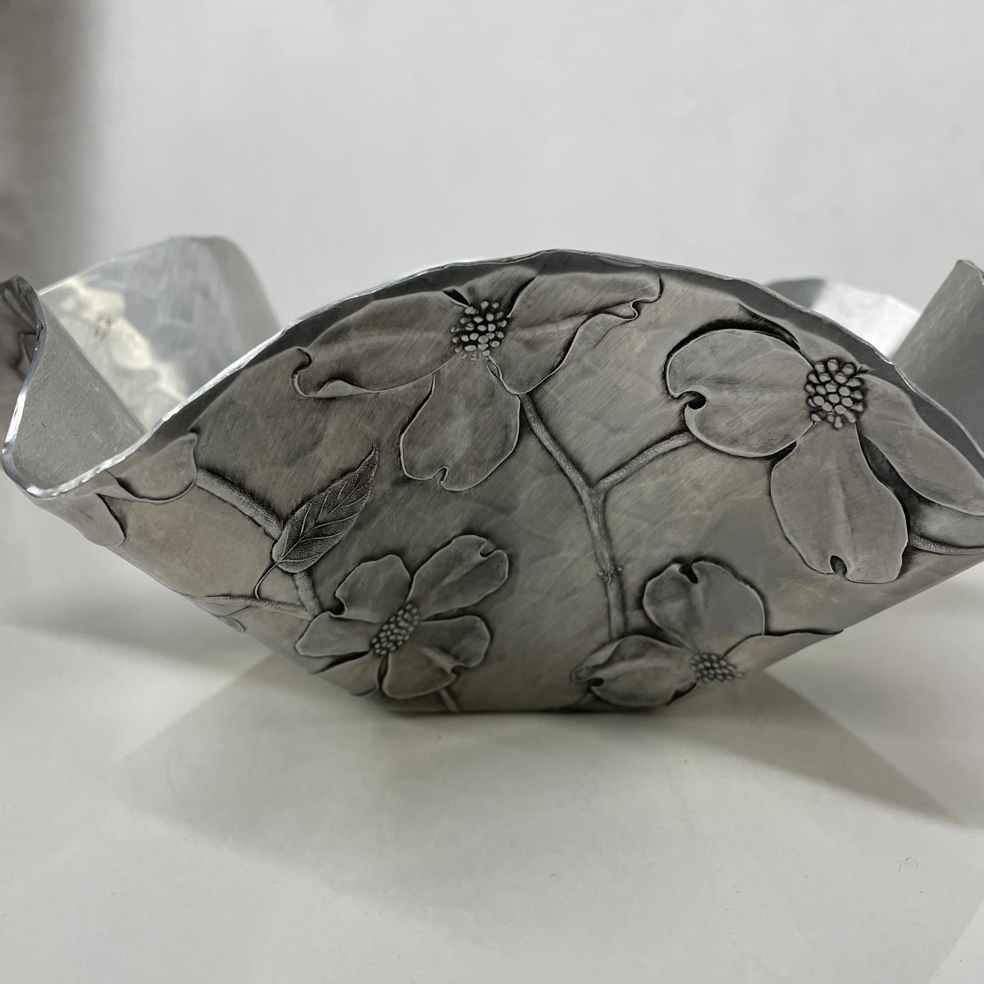 Hammered 1960s Sculptural Dish Aluminum Catch All by Wendell August Grove City, PA For Sale
