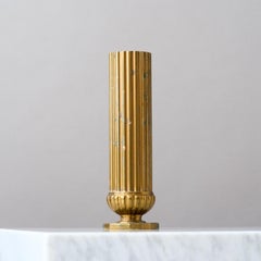 Vase cannelé en bronze Art déco de SVM Handarbete, Suède, années 1930.