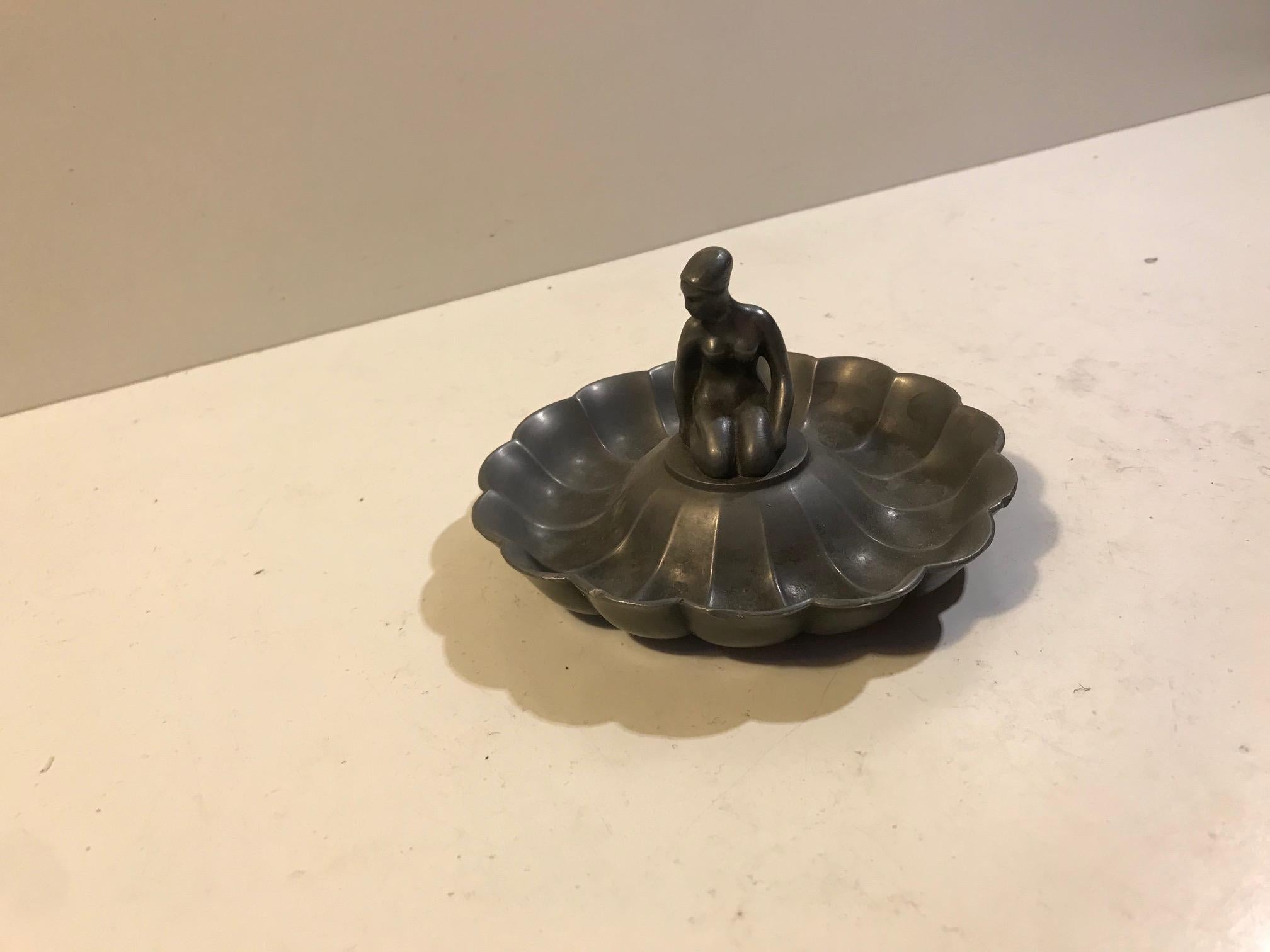 Fluted Art Deco Dish in Pewter by Just Andersen, 1930s 1