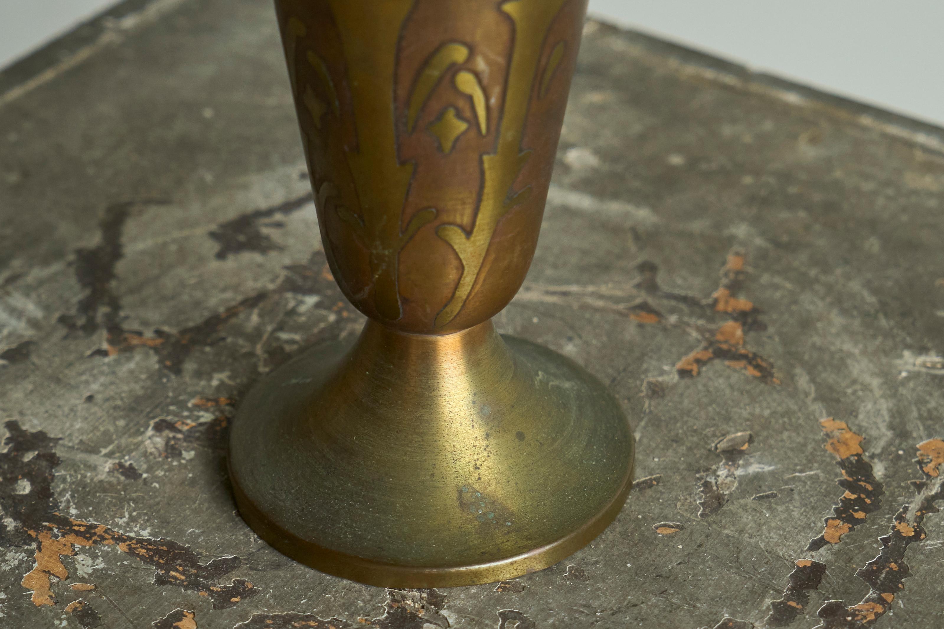 Fluted Art Deco Vase in Patinated Metal and Brass 1930s For Sale 1