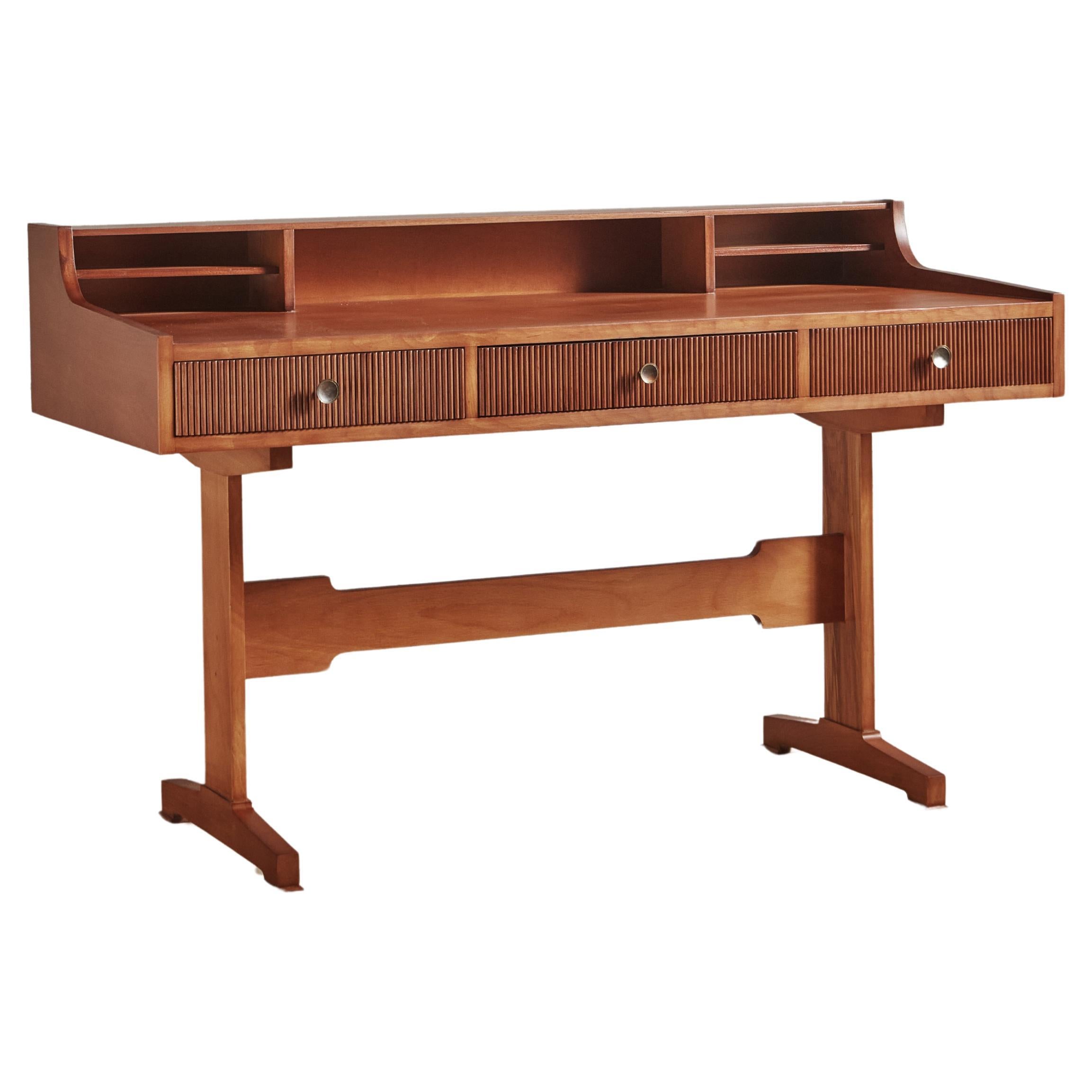 Fluted Beechwood Writing Desk in the Style of Gianfranco Frattini, Italy 1950s For Sale