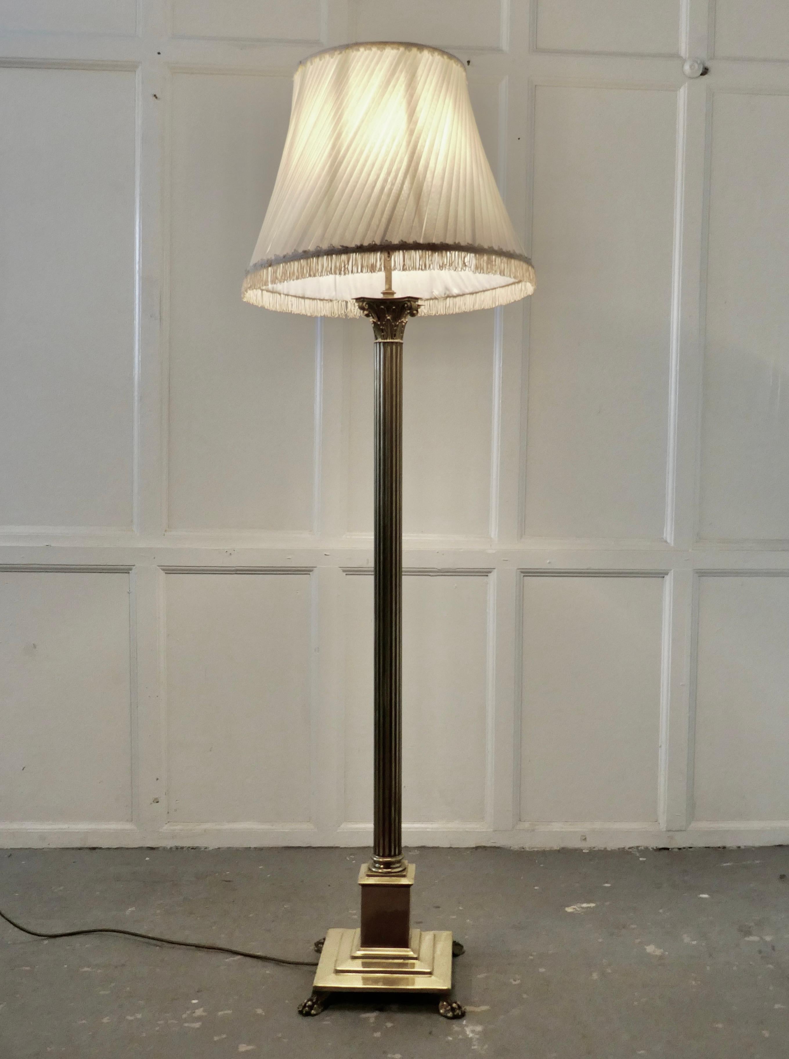Fluted Brass Column Floor Lamp, Brass Standard Lamp In Good Condition In Godshill, Isle of Wight