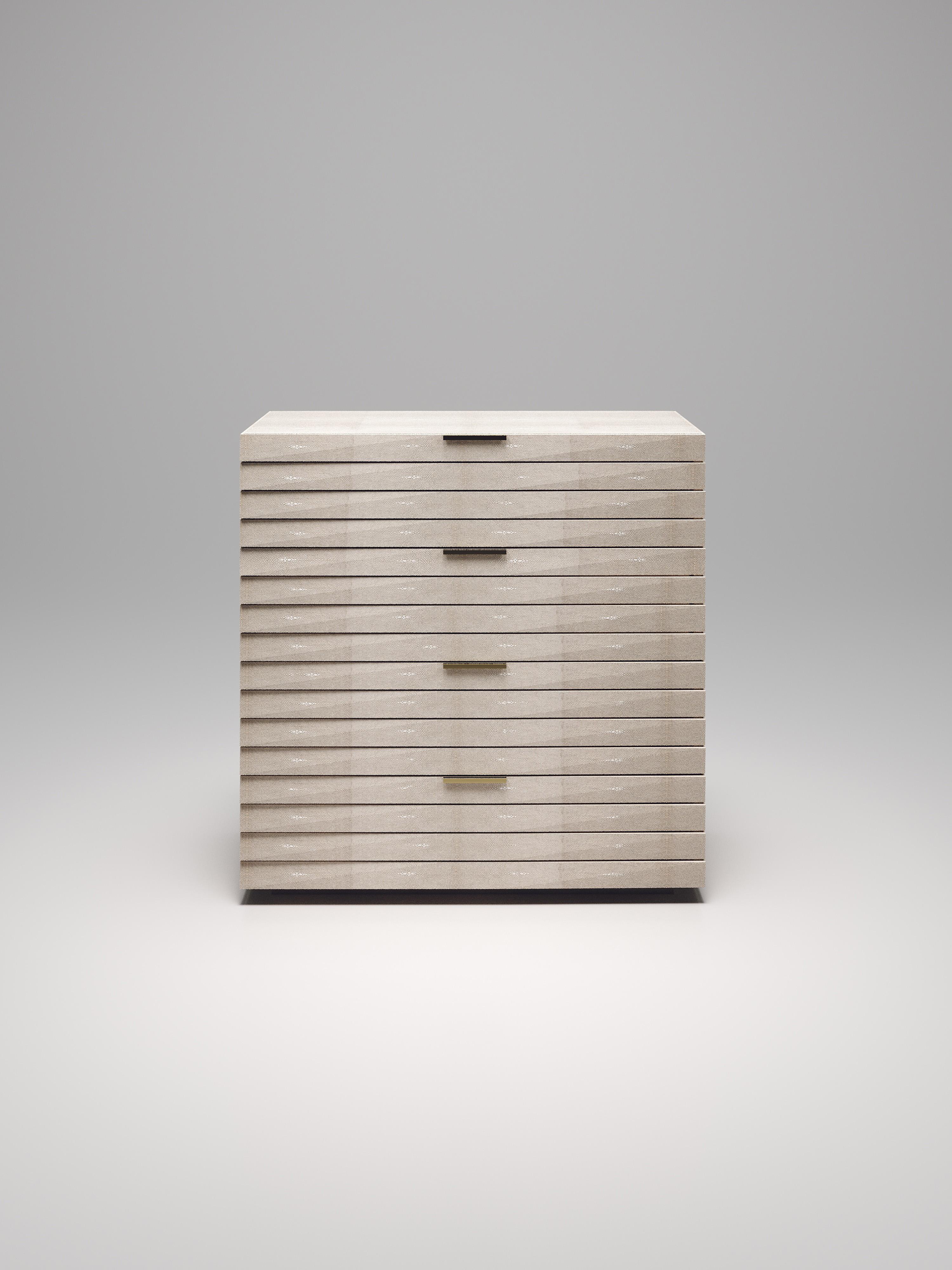 XXIe siècle et contemporain Coffre à tiroirs cannelé de R&Y Augousti en vente