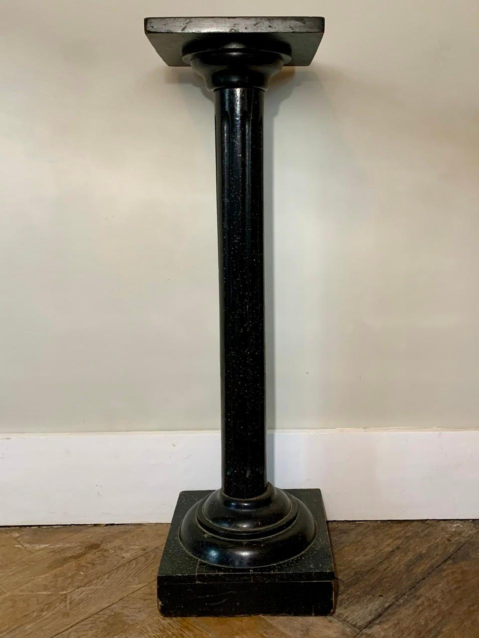 19th Century Fluted column in blackened wood in Corinthian shape - Louis XVI - 19th France For Sale