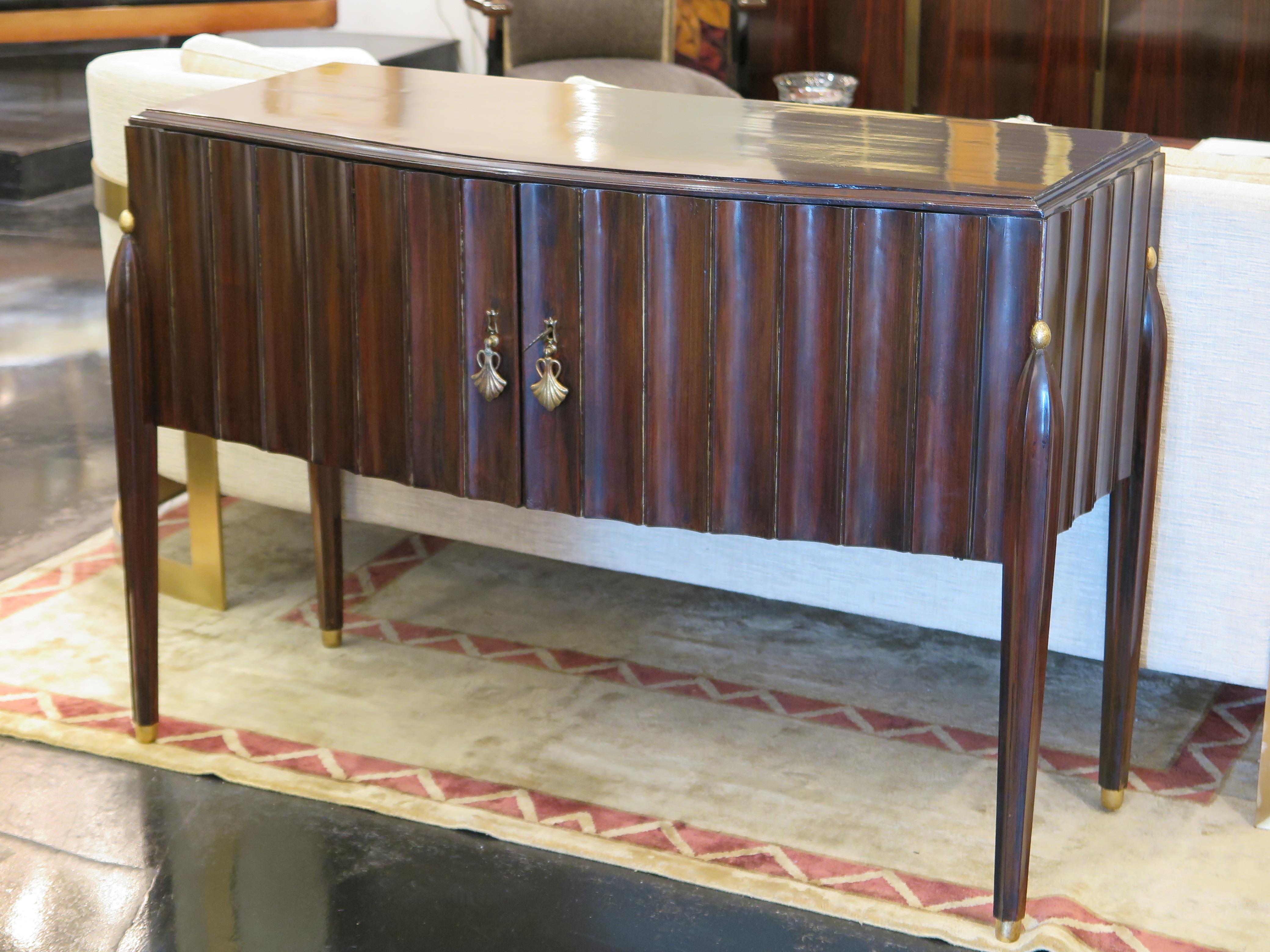 Mid-Century Modern Fluted Console Cabinet in Dark Stained Mahogany, Italy, circa 1940s For Sale