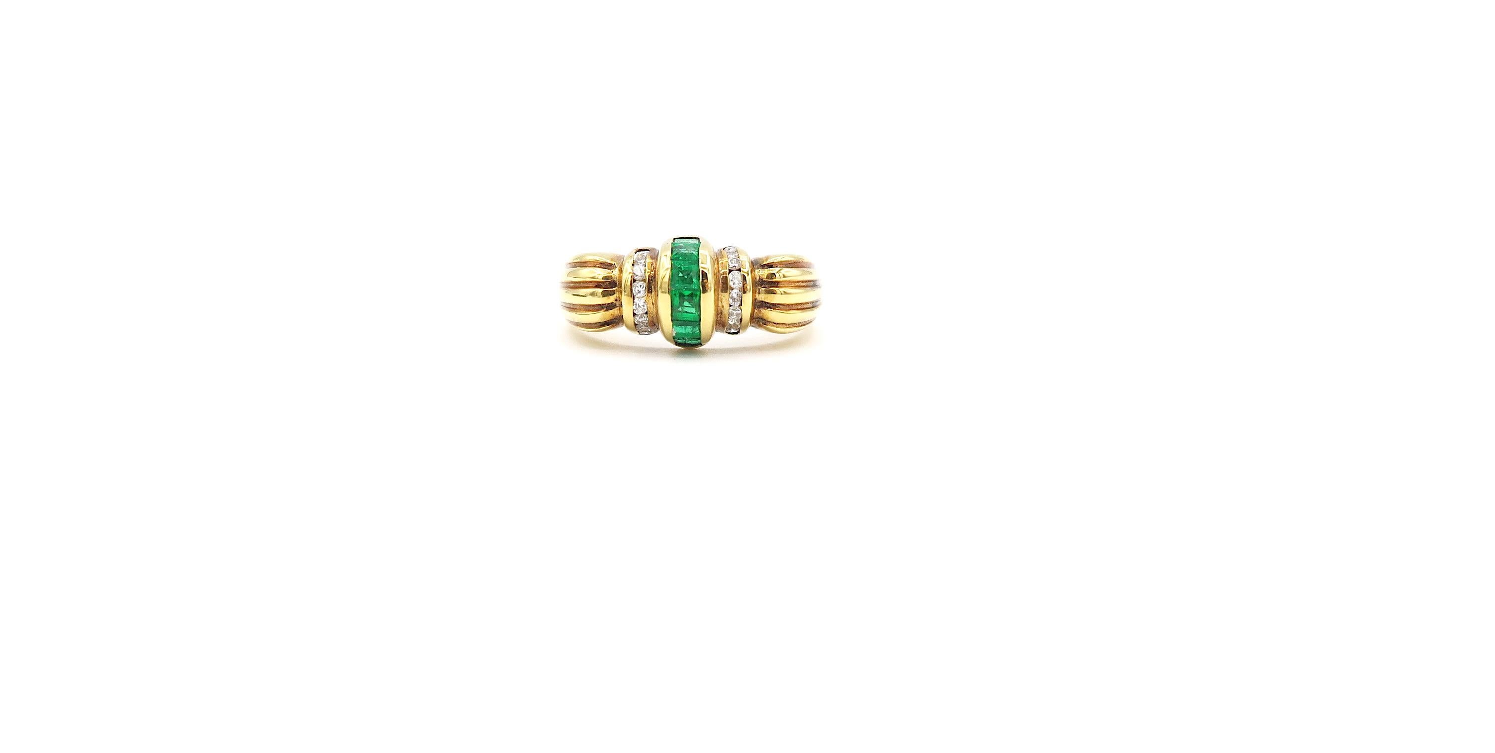 Fluted Curved Emerald and Diamond 18 Karat Yellow Gold Ring

Please let us know upon checkout if you wish to have the ring resized.

Ring size: US 7, UK N

Gold: 6.01g.
Emerald: 050ct.
Diamond: 0.20ct.