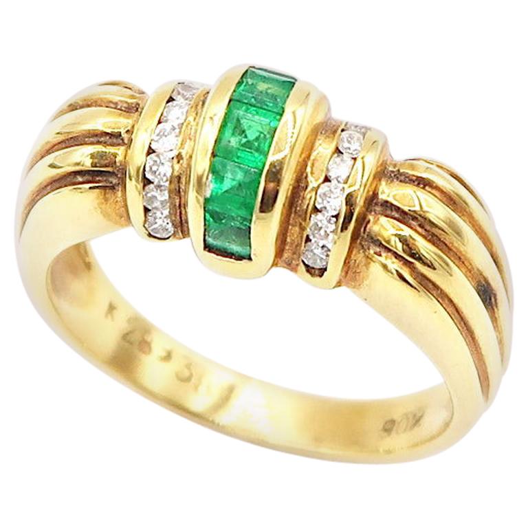 Fluted Curved Emerald and Diamond 18 Karat Yellow Gold Ring For Sale