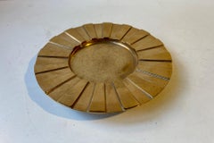 Ein geriffelter dänischer Bronze-Aschenbecher oder Schale von Tinos