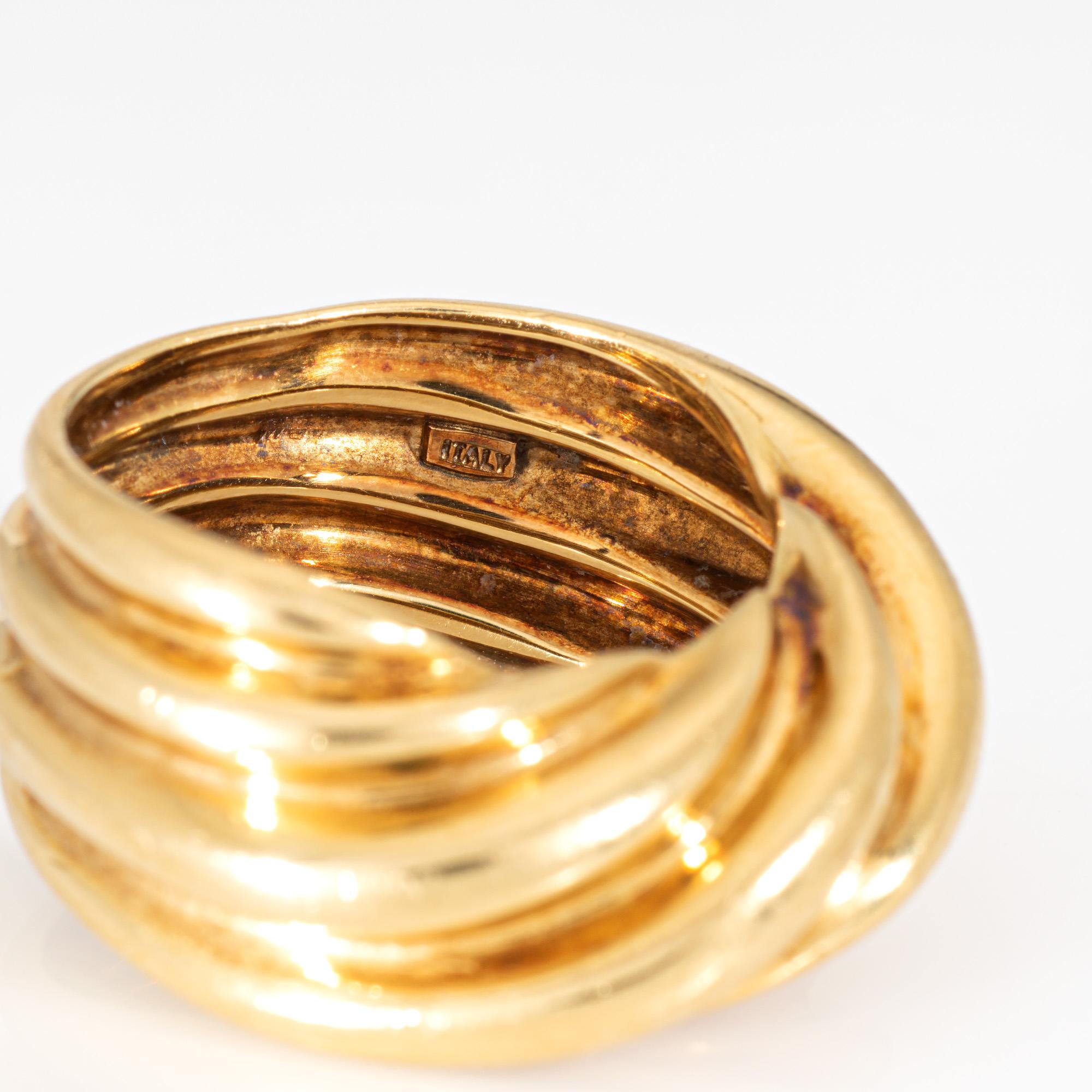 Anello a cupola scanalata Sz 6 Vintage in oro giallo 18k a banda larga Estate Jewelry in vendita 2