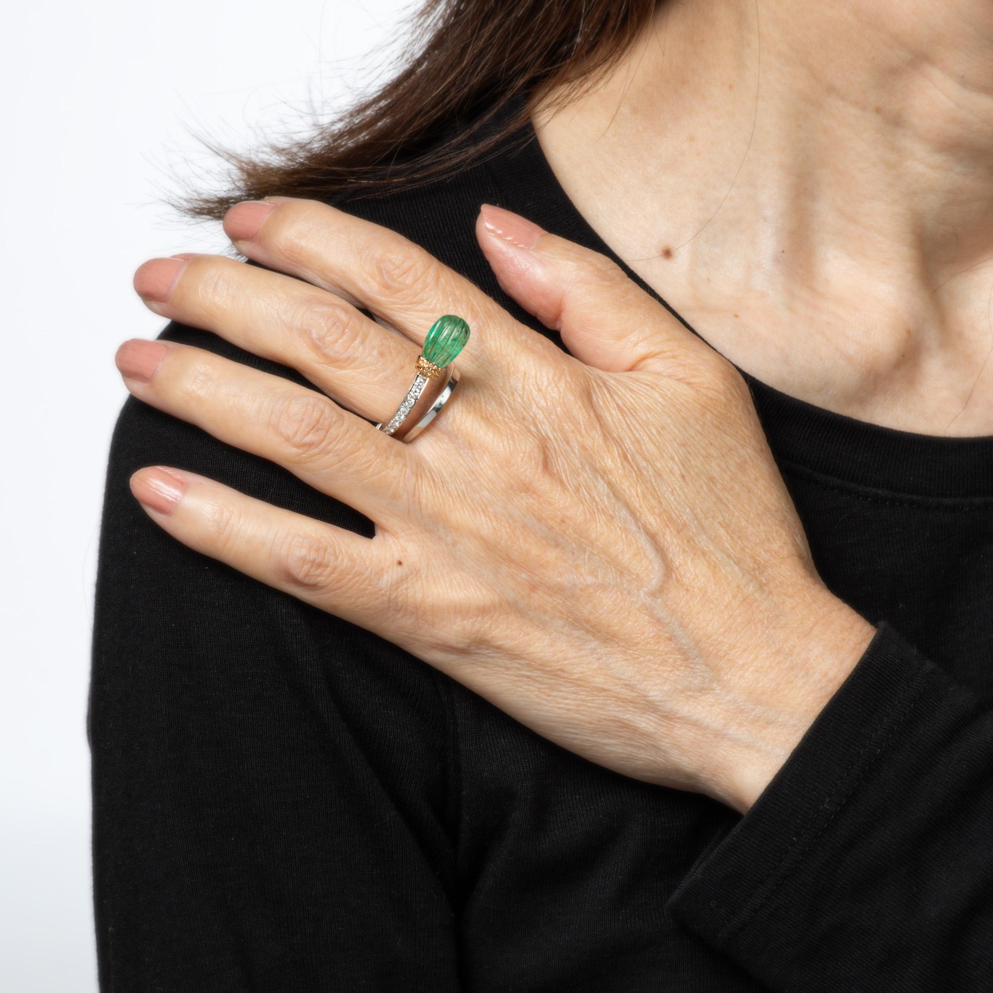 Fluted Emerald Diamond Bypass Ring Estate Sz 6 14k White Gold Fine Jewelry In Good Condition For Sale In Torrance, CA