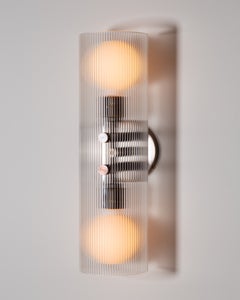 Aplique de pared de bronce con doble esfera de cristal acanalado