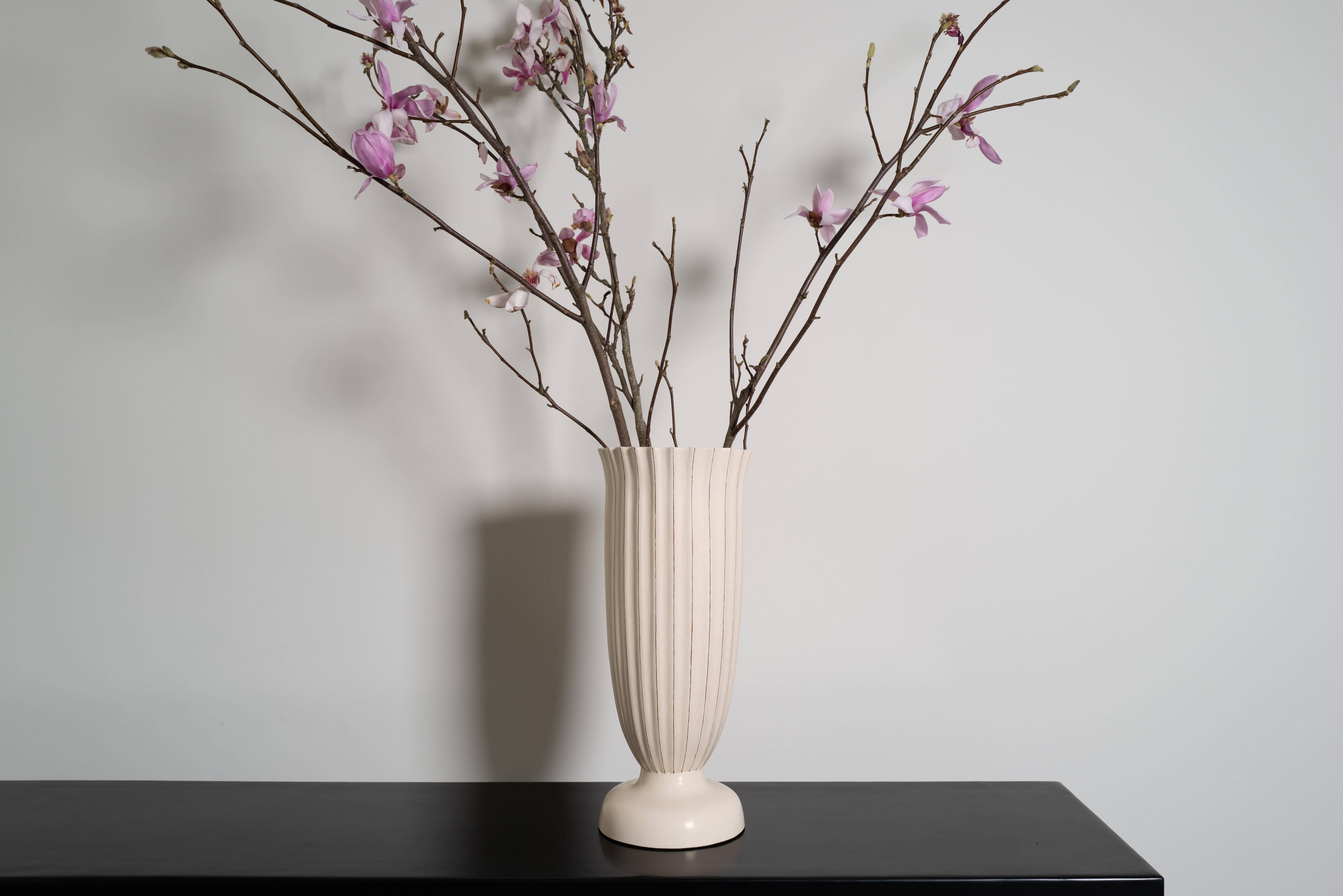 Fluted Goblet Vase in Cream Lacquer by Robert Kuo, Limited Edition Hand Repoussé In New Condition For Sale In Los Angeles, CA