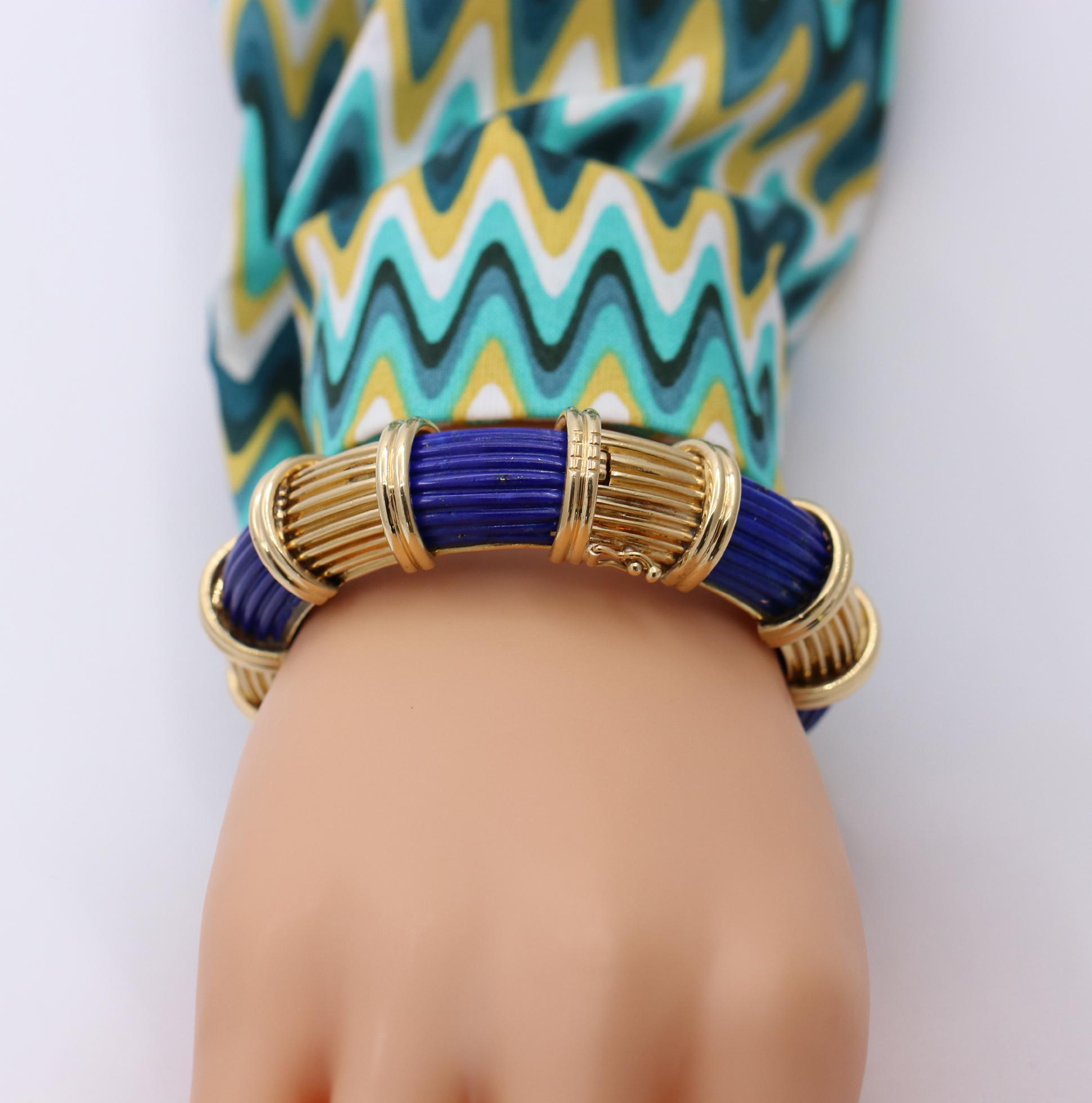 Fluted Gold and Lapis Lazuli Bracelet In Good Condition In Palm Beach, FL