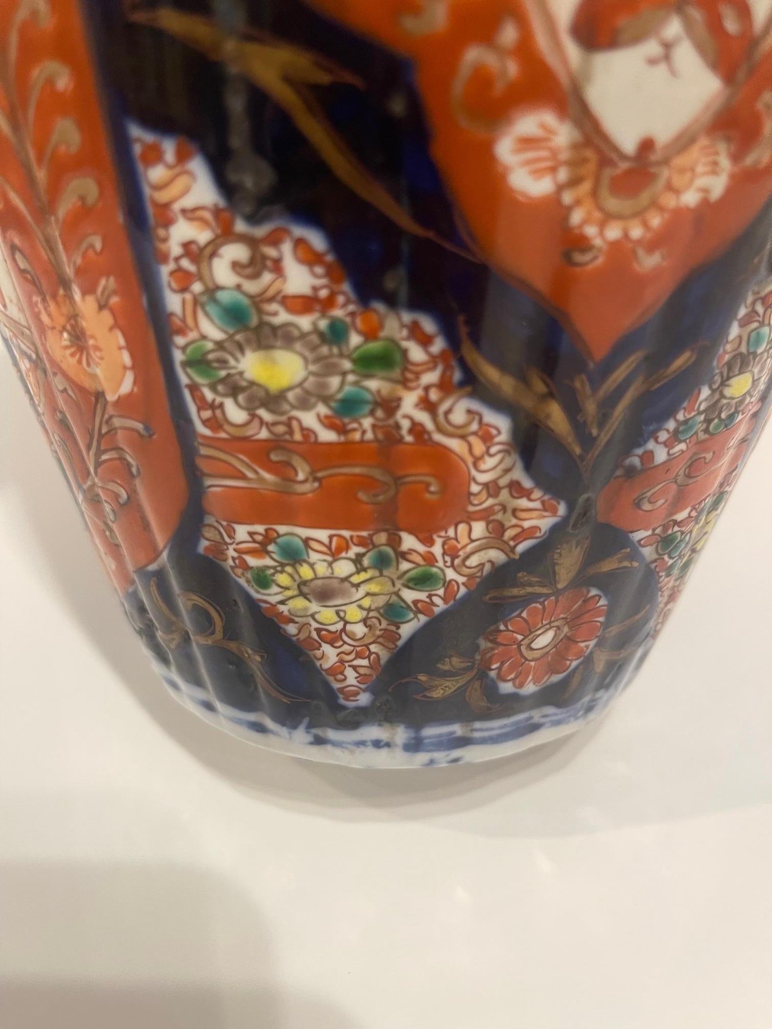 Fluted Japanese Imari Vase, 19th Century For Sale 4
