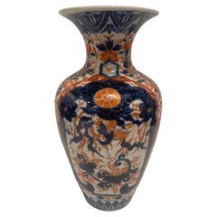 geriffelte japanische Imari-Vase, 19. Jahrhundert