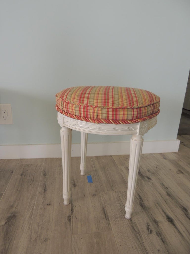 Fluted Legs Round Vanity Stool with Plaid Silk Fabric and Rope Trim For