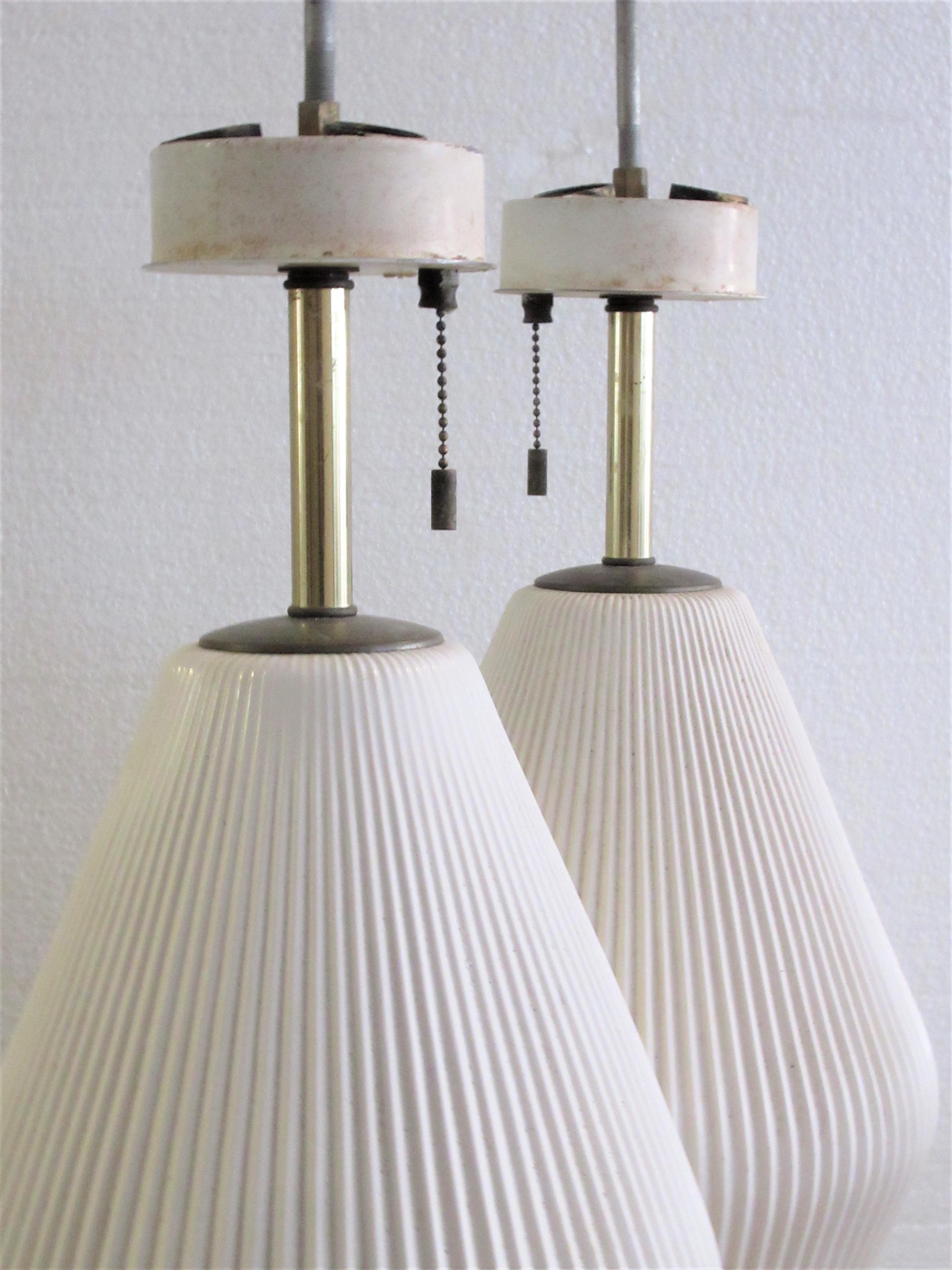 Fluted Porcelain Table Lamps by Gerald Thurston for Lightolier In Good Condition In Rochester, NY