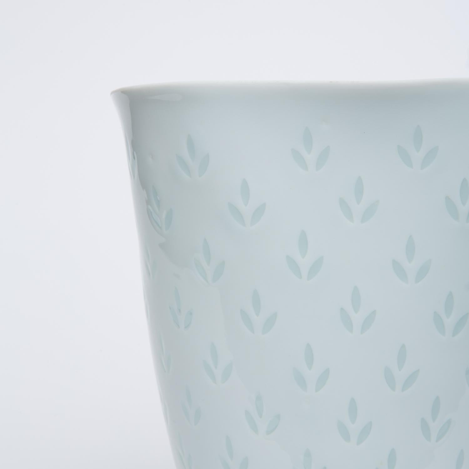 Fluted Porcelain Vase by Freidl Holzer-Kjellberg for Arabia of Finland 4
