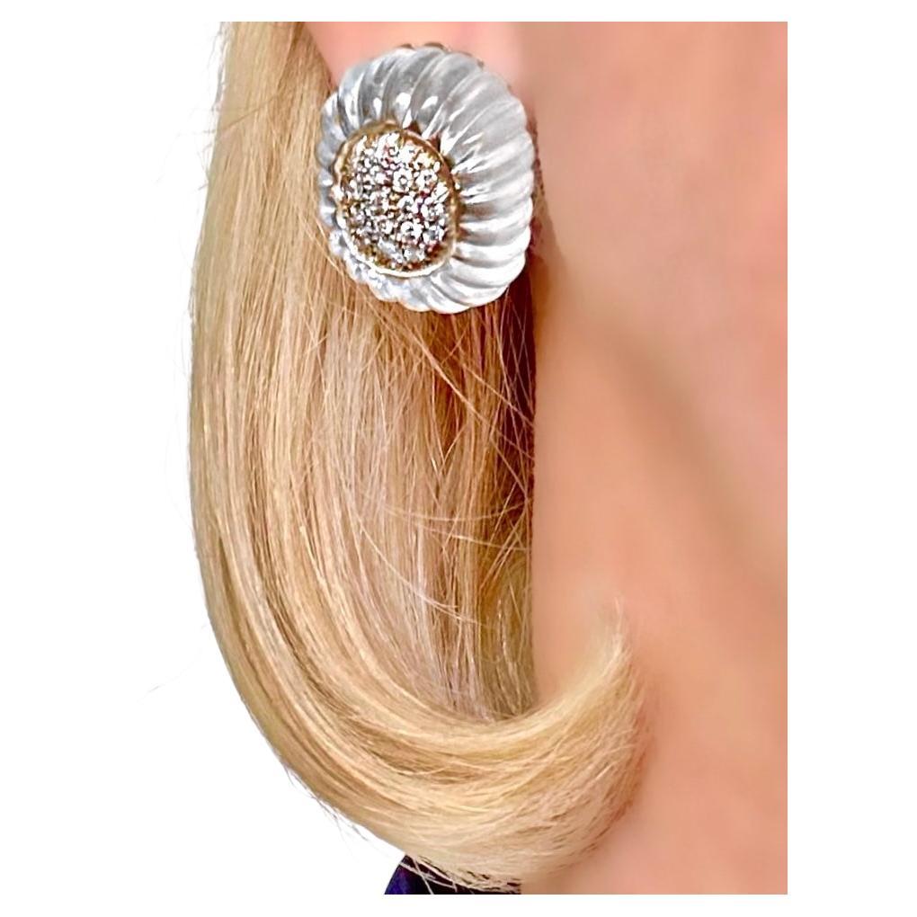 Geriffelte Ohrringe aus Bergkristall und Diamanten von Designer MAZ in 18K Gelbgold im Angebot