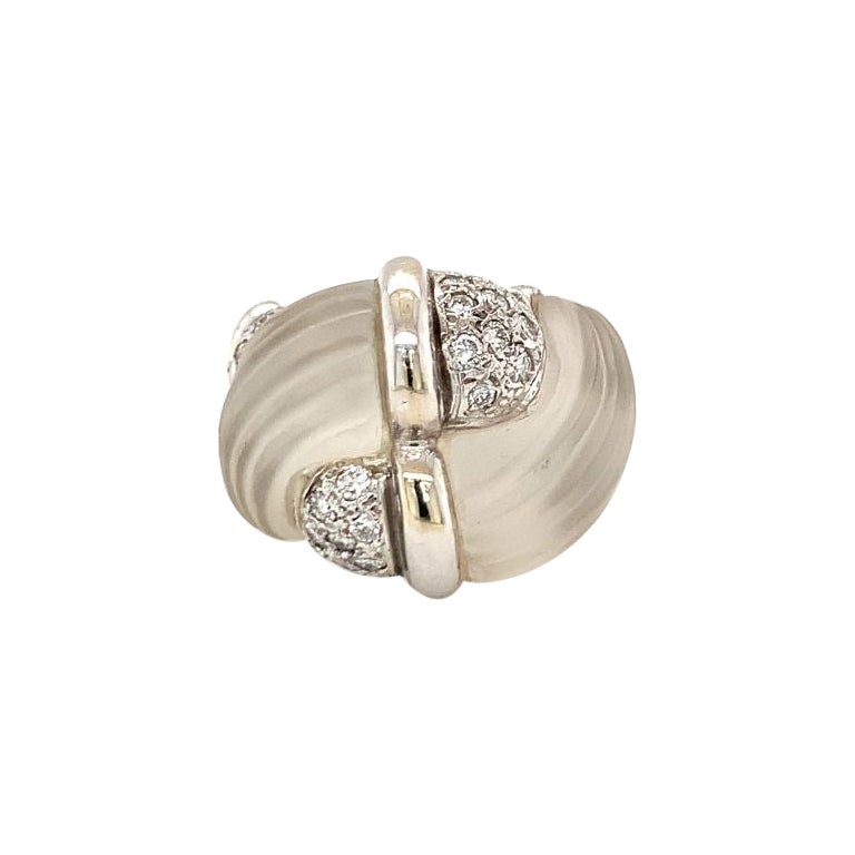 Anello da cocktail scanalato in cristallo di rocca, quarzo e diamanti in oro bianco 18 carati, circa anni '70