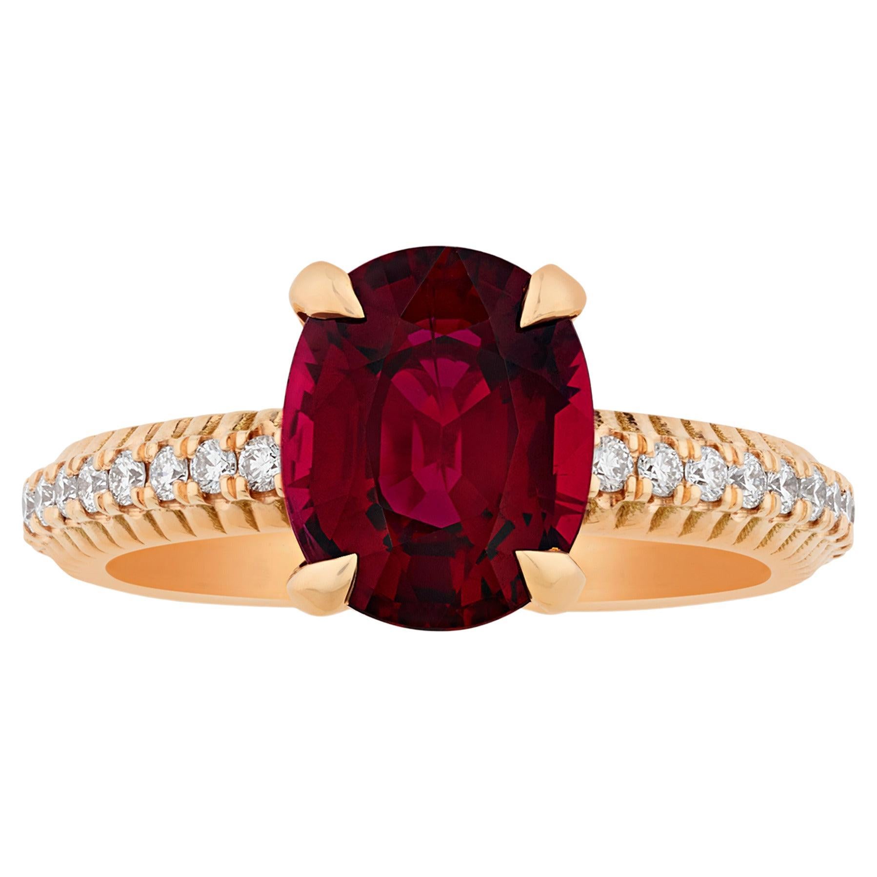 Fluted Ruby Ring, 3.08 carats For Sale
