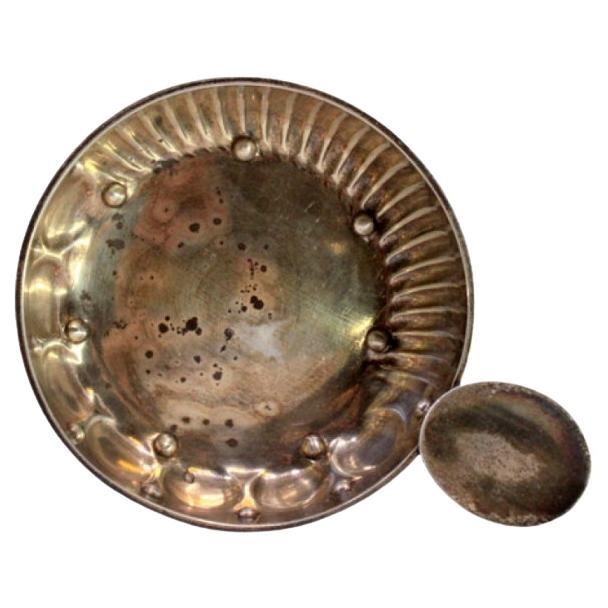 Fluted silver cup for wine tasting For Sale