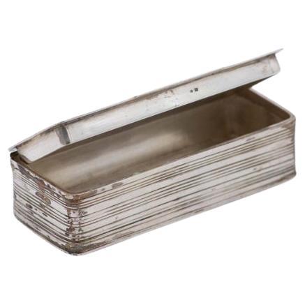 Fluted silver snuff box