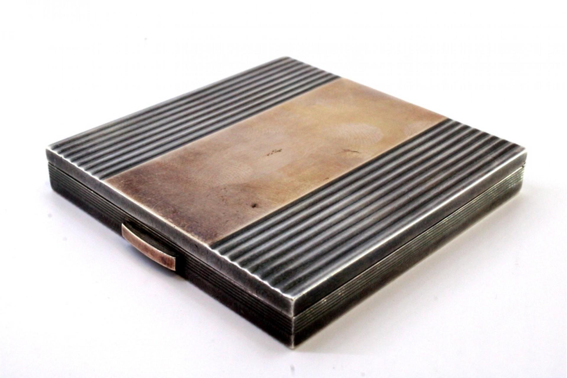 20th Century Fluted silver toiletry box with gold band, mirror and powder case For Sale