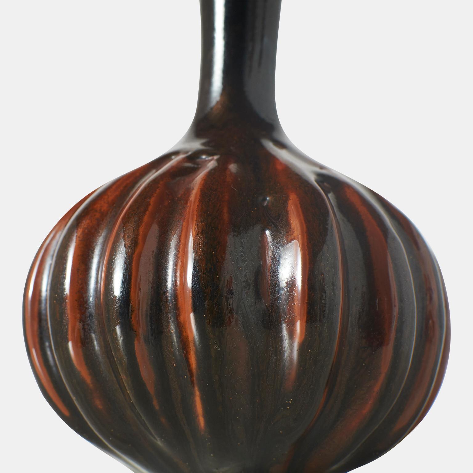 20ième siècle Vase cannelé d'Axel Salto en vente