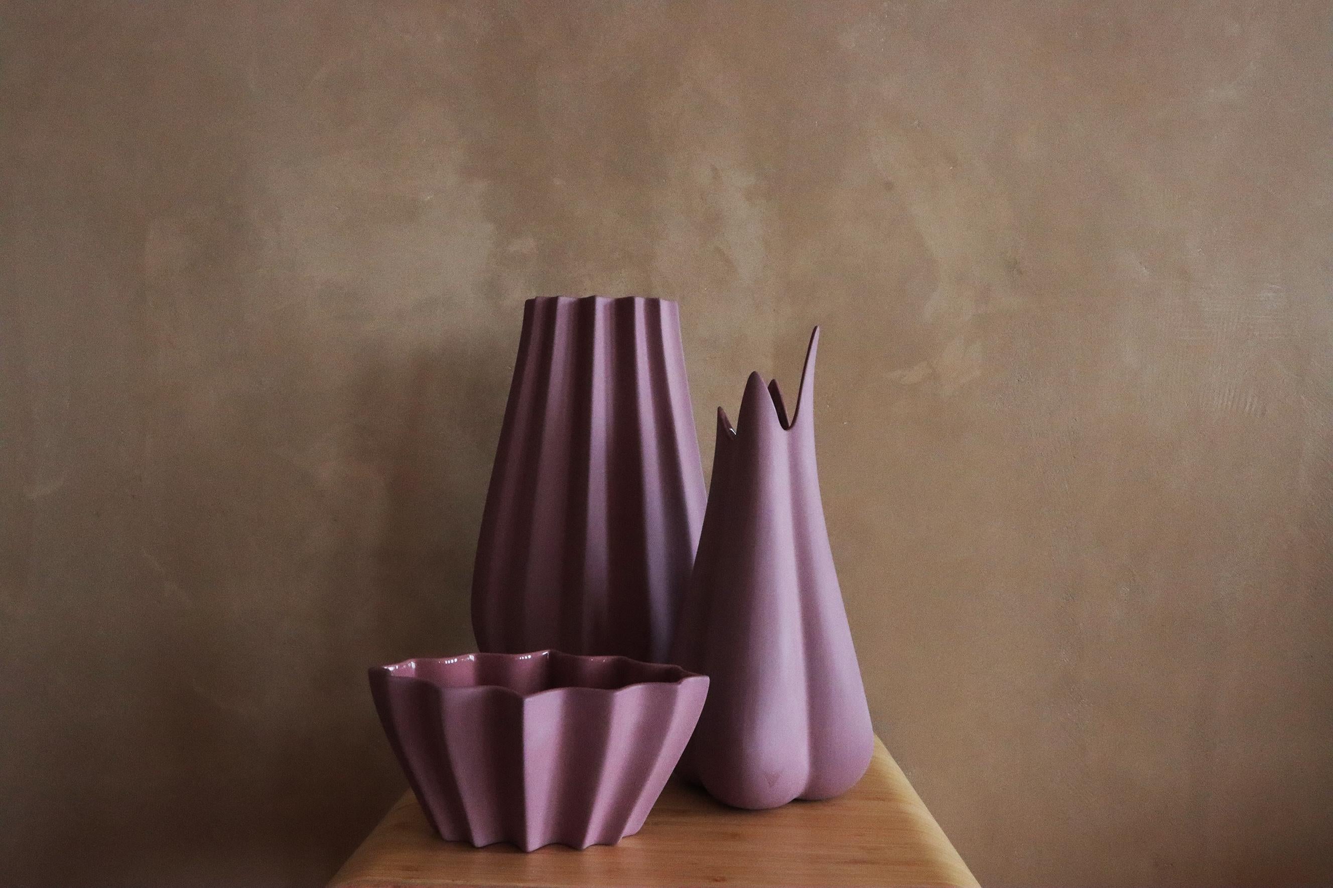 Fluted Vase - Sangria In New Condition For Sale In Dunedin, NZ