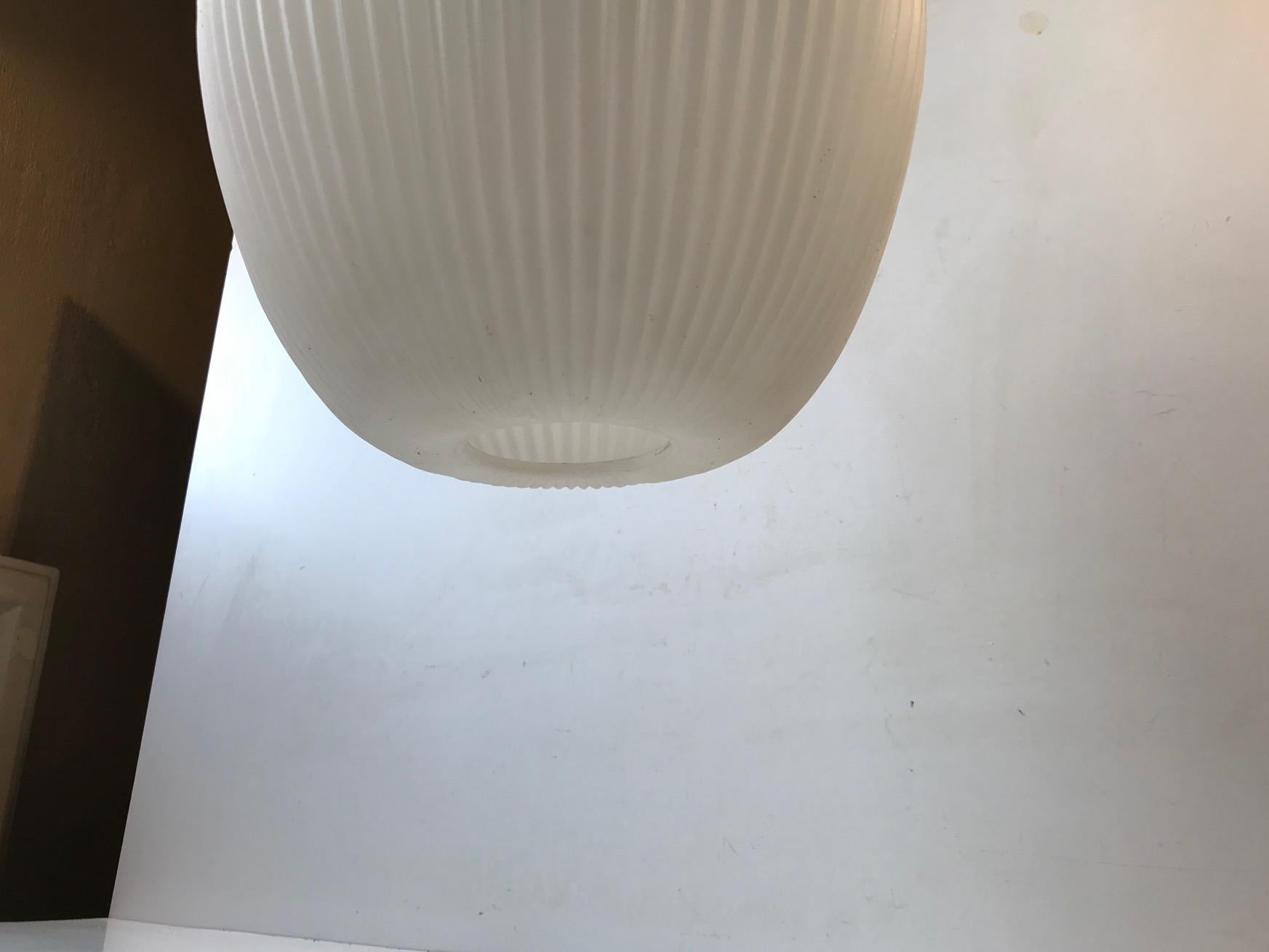 French Fluted White Mid-Century Pendant Lamp by Heifetz Rotaflex, 1960s For Sale