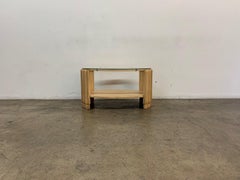 Table basse cannelée en bois et verre