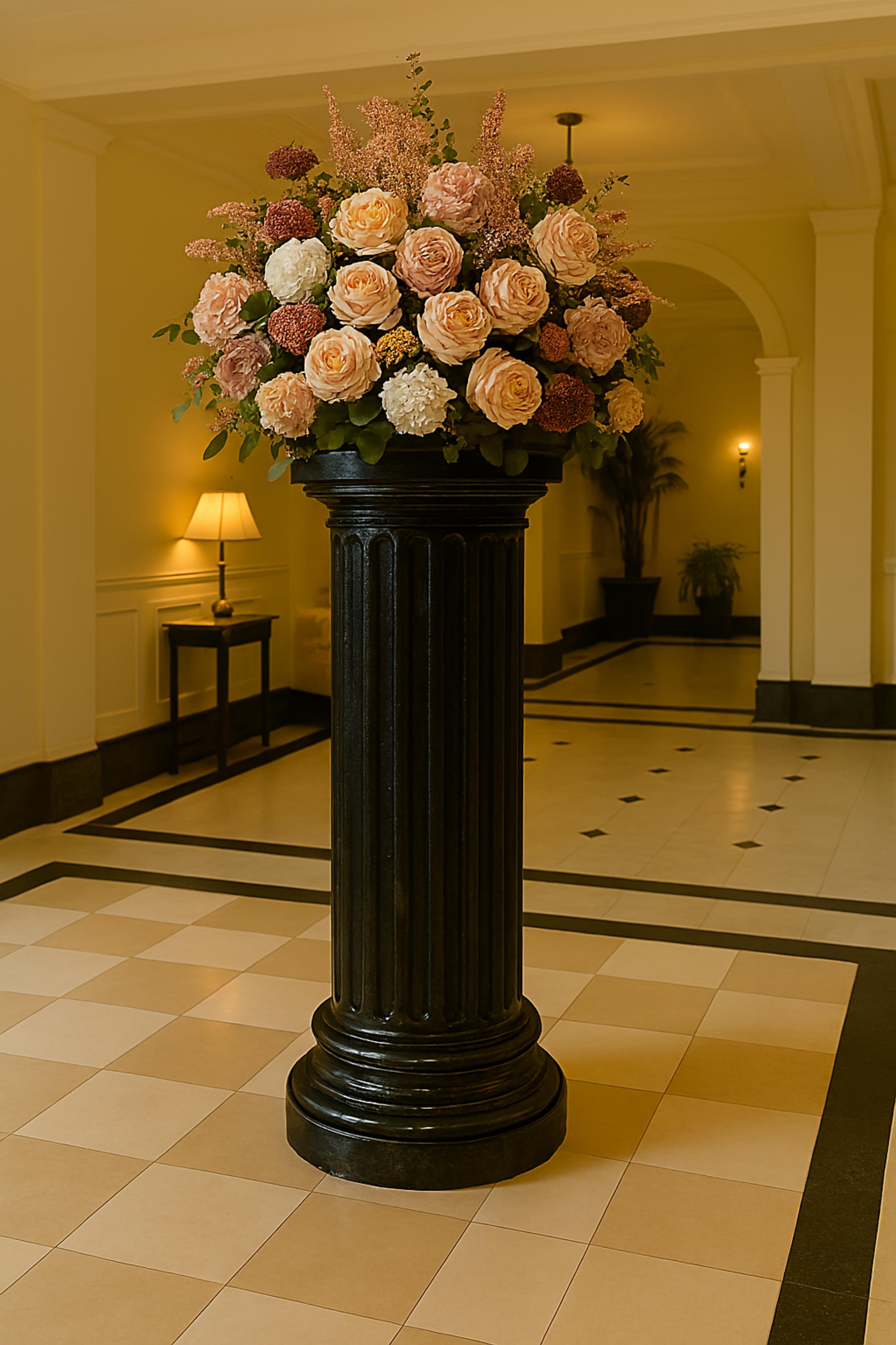Colonna scanalata in legno laccato nero, stile Louis Philippe, XIX secolo In condizioni buone in vendita a Lisbon, PT