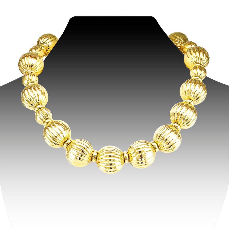 Fluted Yellow Gold Bead Necklace For Sale at 1stDibs