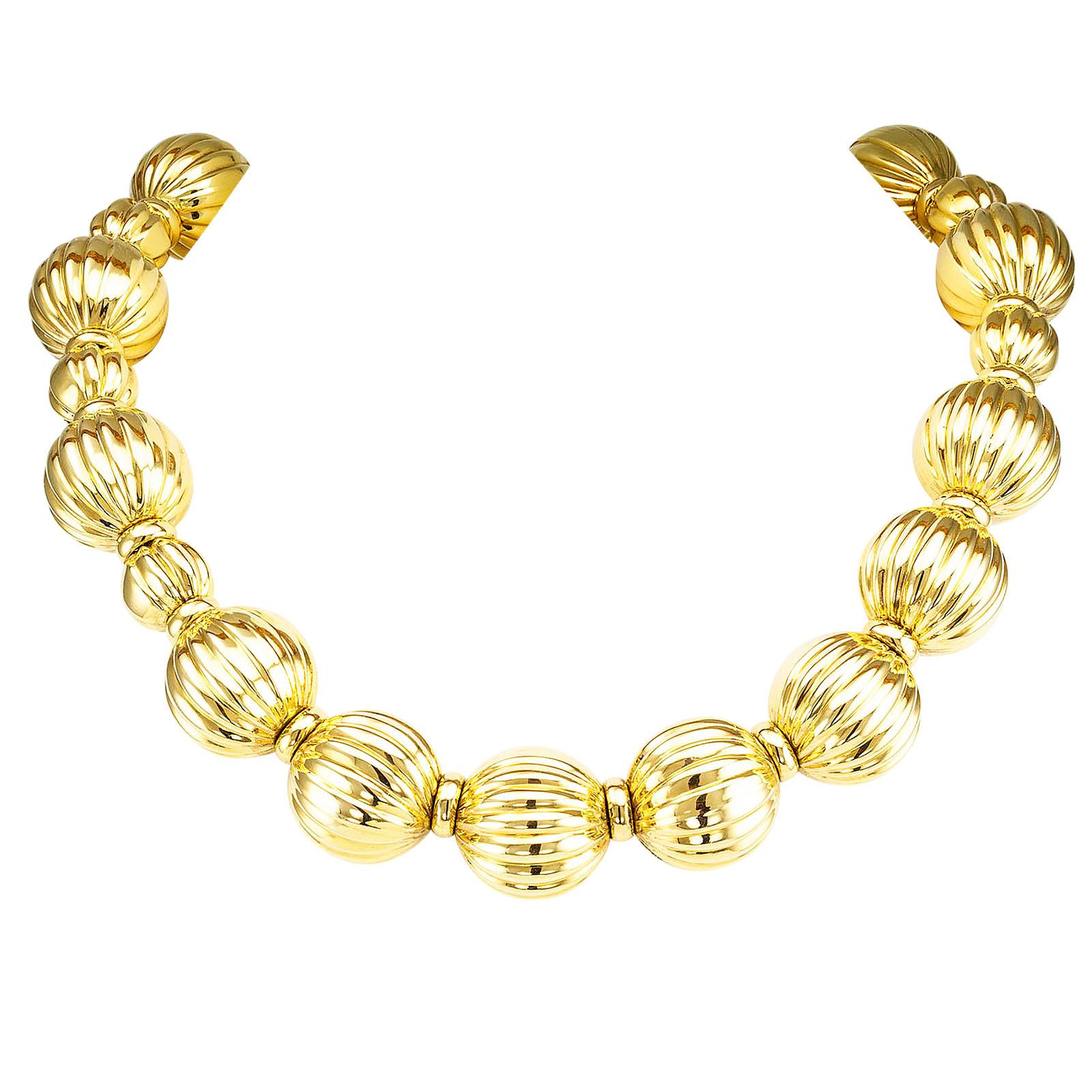 Fluted Yellow Gold Bead Necklace In Good Condition In Los Angeles, CA