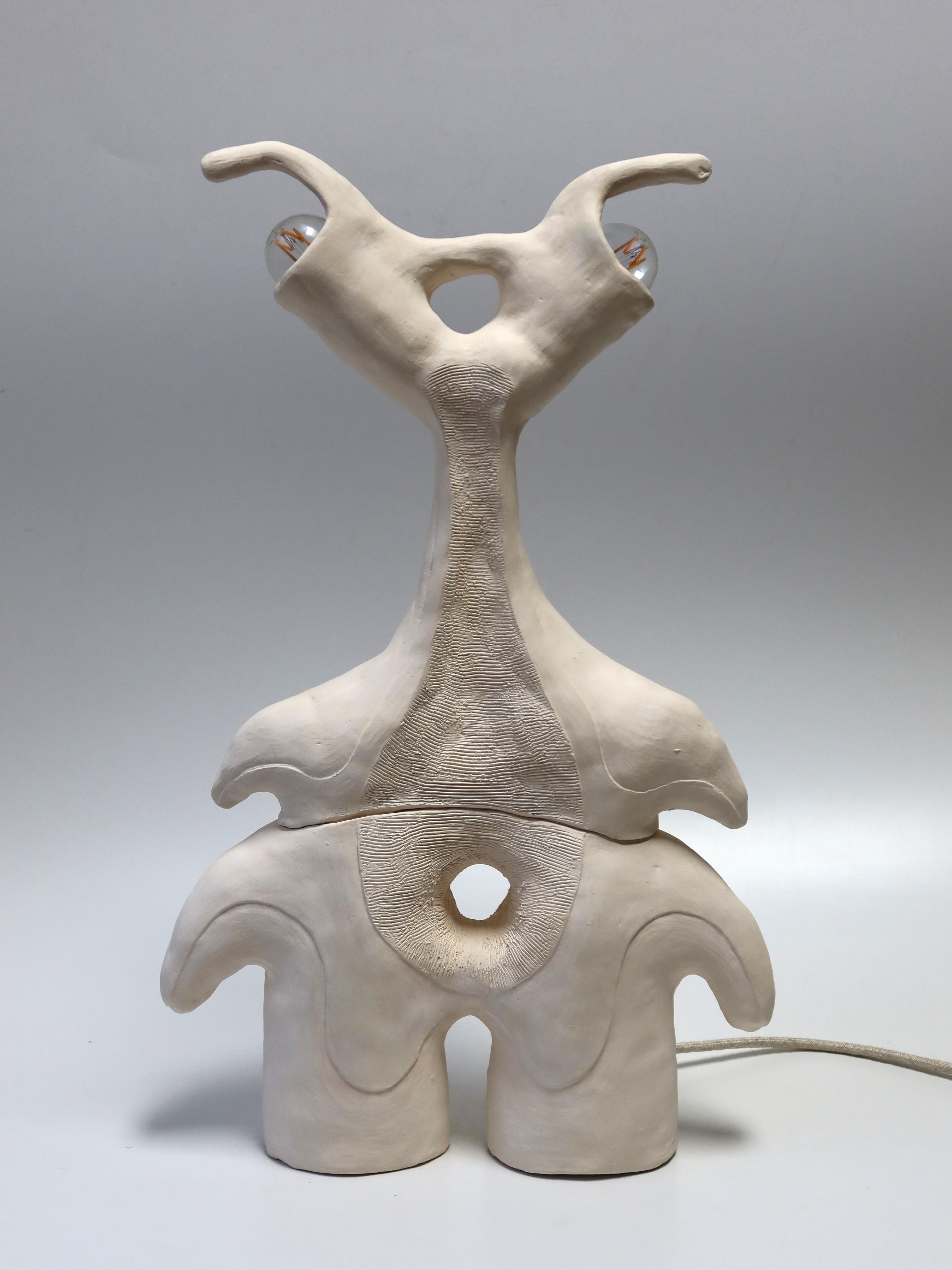 Minimaliste Lampe de table en céramique blanche Flux 2 de Jan Ernst, pièce de collection sud-africaine de collection en vente