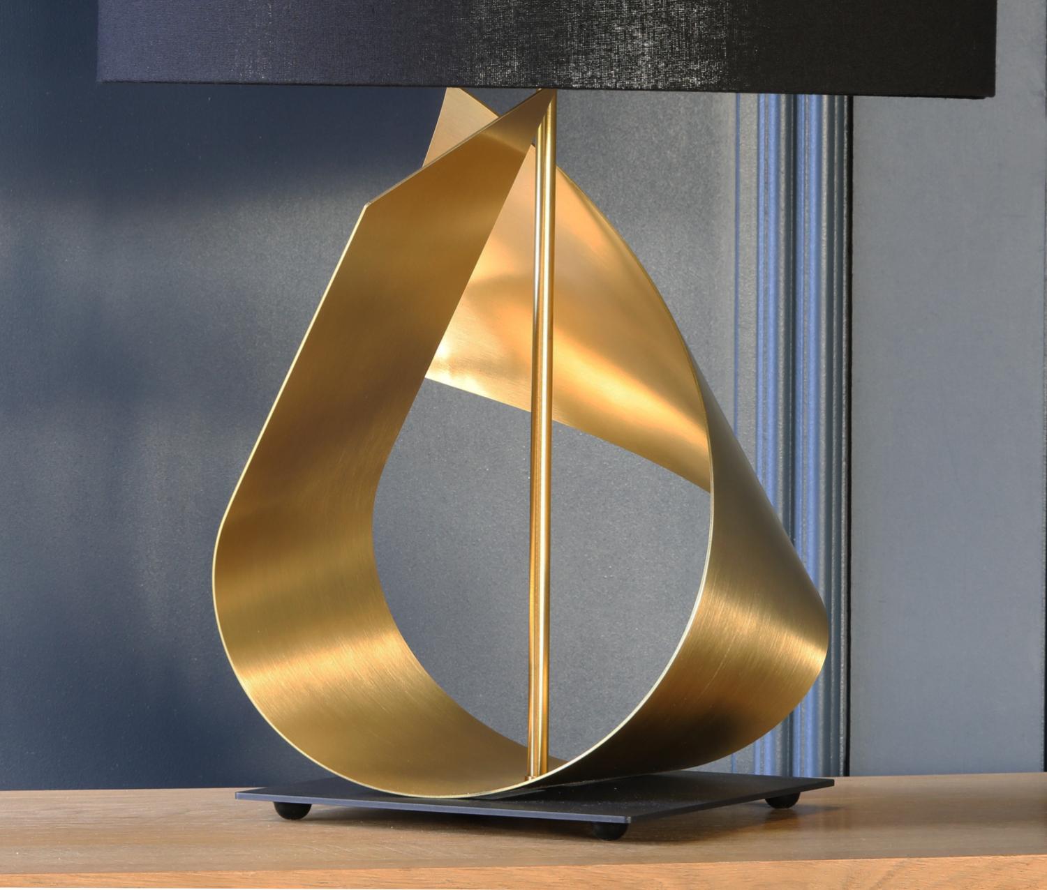European Modern Sculptural Luxury Flux Table Lamp in Brushed Brass For Sale