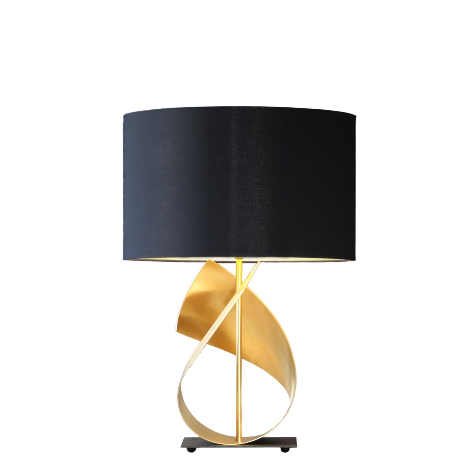 Hand-Crafted Modern Sculptural Luxury Flux Table Lamp in Brushed Brass For Sale