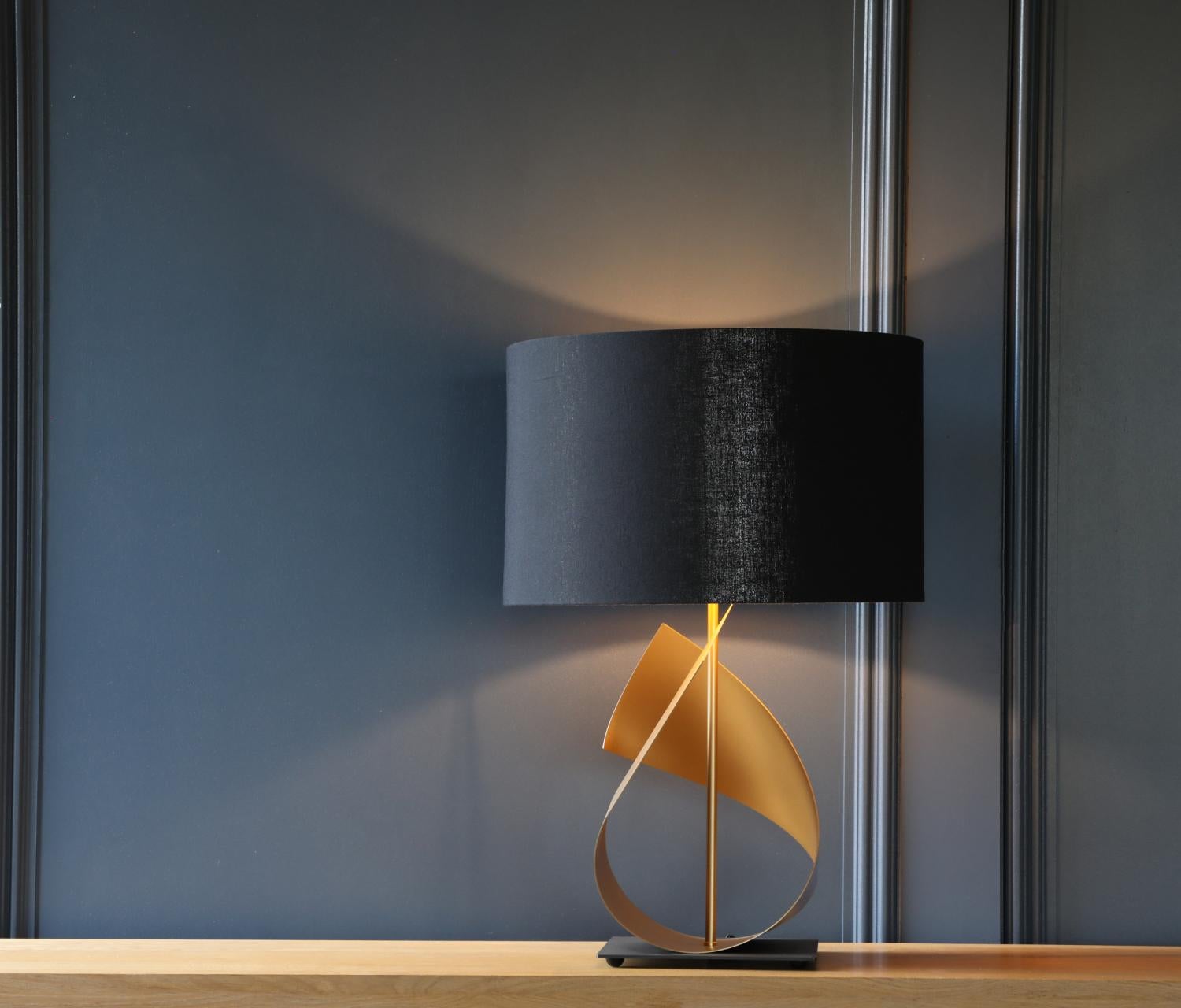 Contemporary Flux Modern Table Lamp in Gold, Made in Britain For Sale