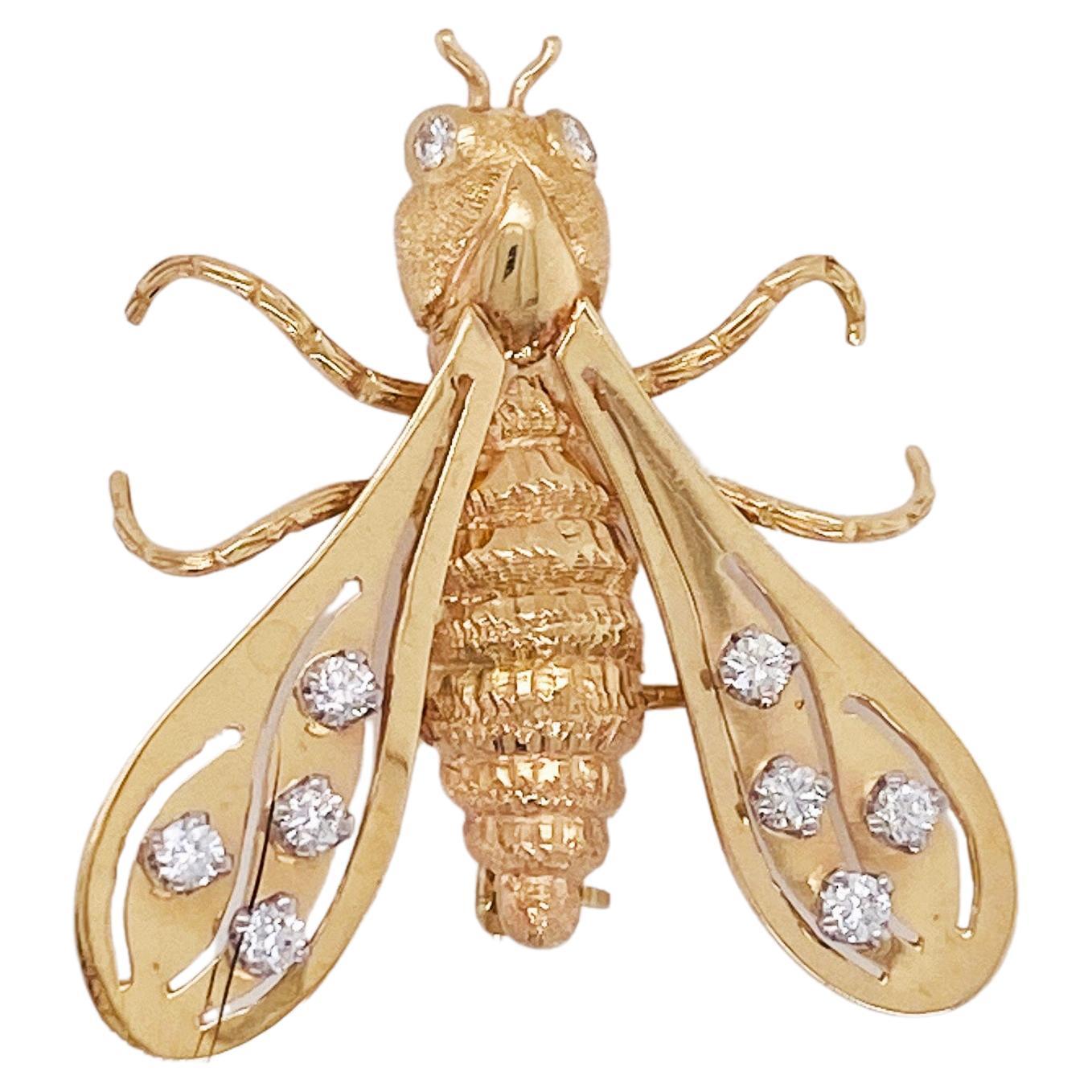 Fly Away Wasp Brooch 10 Full Cut Diamonds Solid 14K Yellow Gold Detailed Nature For Sale